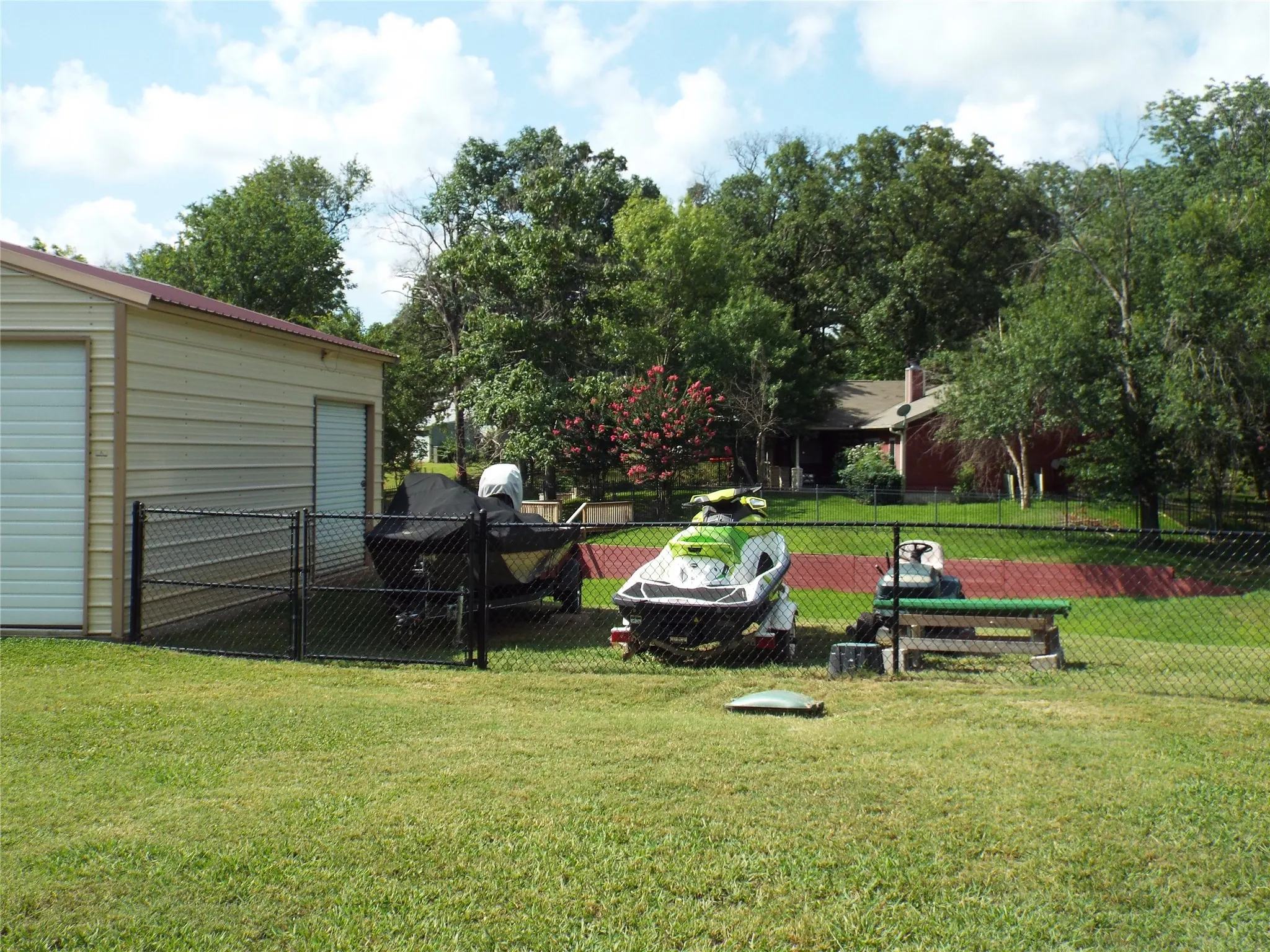 Single Family Residence For Sale in Henderson County , 721 Midway Road, Tool, Texas 75143, 3 Bedroom, 2 Bathroom, 2 Garage spaces, 1,672 Sqft, built in 2011, mls#21390447, Real Estate Agent in Tool, Homes For Sale in Henderson county, Homes For Sale in Tool, Realtor in Tool Texas, Real Estate Brokerage Independent Realty Texas, Luminita Cordes Realtor