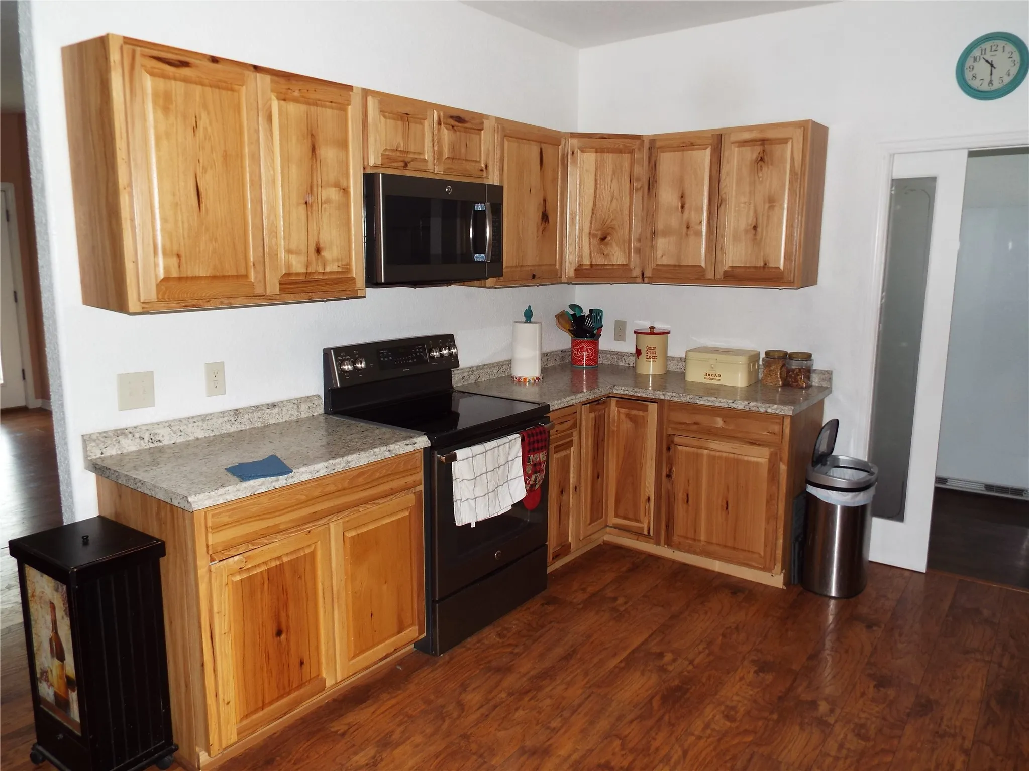 Single Family Residence For Sale in Henderson County , 721 Midway Road, Tool, Texas 75143, 3 Bedroom, 2 Bathroom, 2 Garage spaces, 1,672 Sqft, built in 2011, mls#21390447, Real Estate Agent in Tool, Homes For Sale in Henderson county, Homes For Sale in Tool, Realtor in Tool Texas, Real Estate Brokerage Independent Realty Texas, Luminita Cordes Realtor