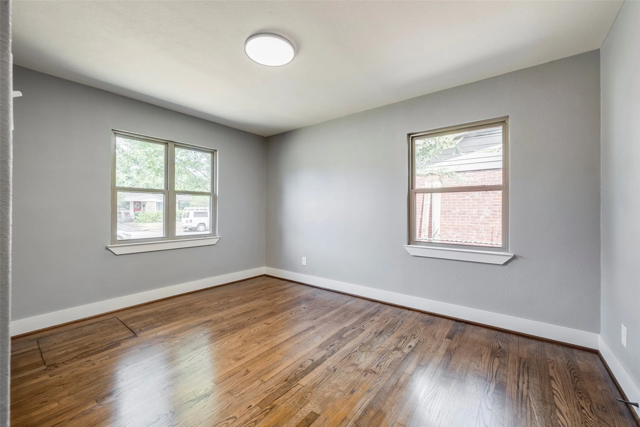 Single Family Residence For Sale in Dallas County , 10864 Ruth Ann Drive, Dallas, Texas 75228, 4 Bedroom, 2 Bathroom, Garage spaces, 1,344 Sqft, built in 1955, mls#21390452, Real Estate Agent in Dallas, Homes For Sale in Dallas county, Homes For Sale in Dallas, Realtor in Dallas Texas, Real Estate Brokerage Independent Realty Texas, Luminita Cordes Realtor