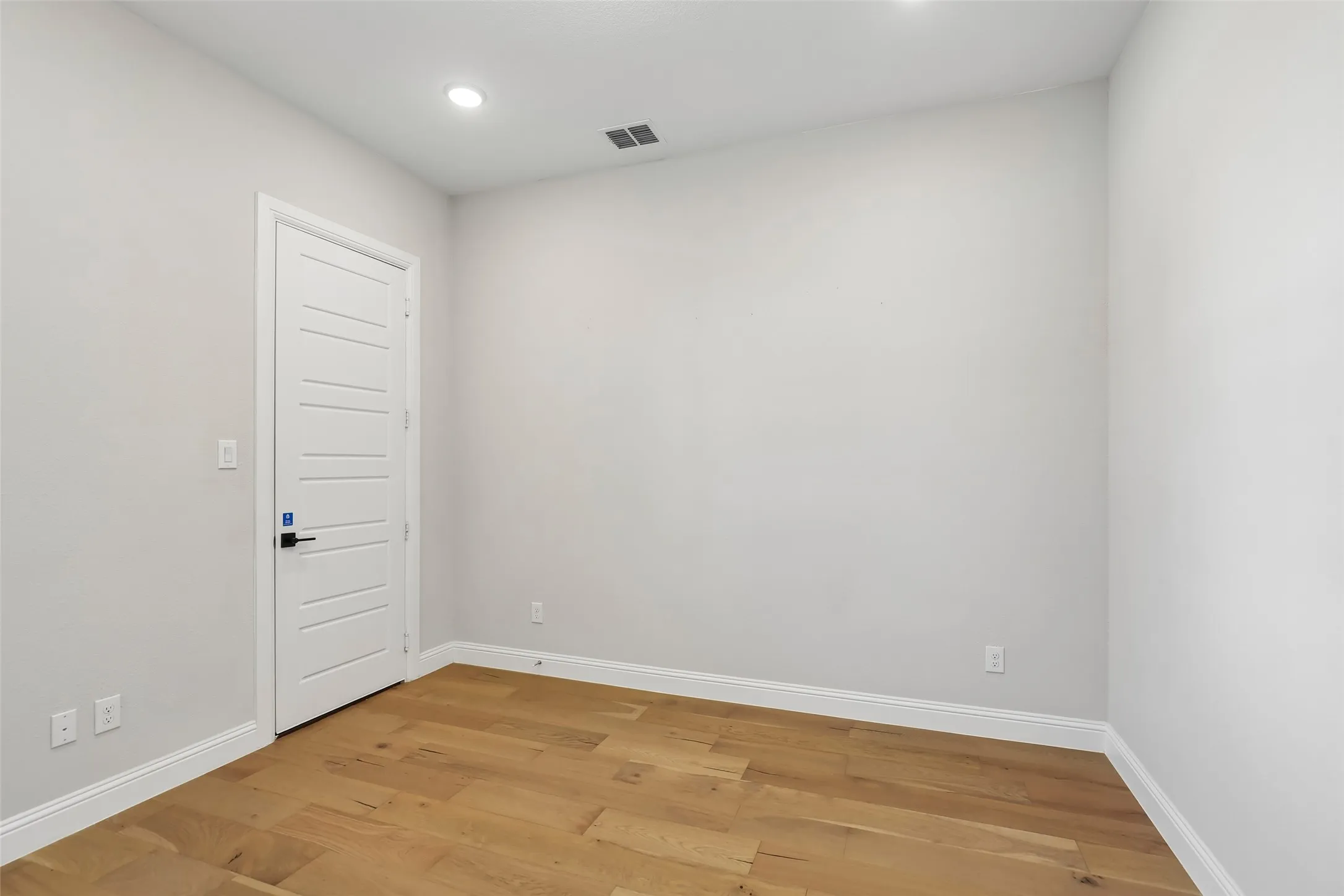Single Family Residence For Sale in Denton County , 1128 Berkshire Way, Copper Canyon, Texas 75077, 4 Bedroom, 4 Bathroom, 3 Garage spaces, 3,553 Sqft, built in 2022, mls#21390453, Real Estate Agent in Copper Canyon, Homes For Sale in Denton county, Homes For Sale in Copper Canyon, Realtor in Copper Canyon Texas, Real Estate Brokerage Independent Realty Texas, Luminita Cordes Realtor