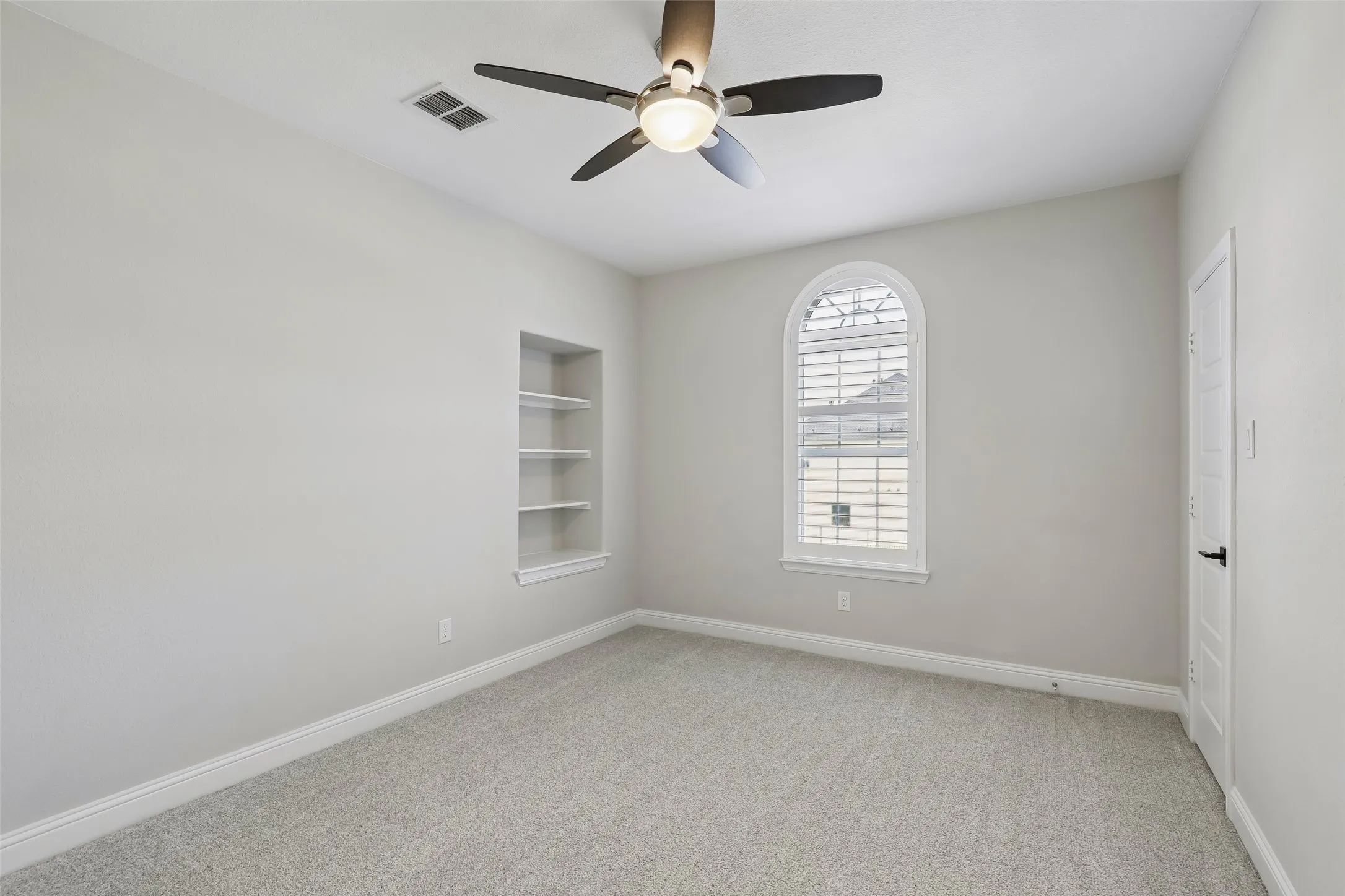 Single Family Residence For Sale in Denton County , 1128 Berkshire Way, Copper Canyon, Texas 75077, 4 Bedroom, 4 Bathroom, 3 Garage spaces, 3,553 Sqft, built in 2022, mls#21390453, Real Estate Agent in Copper Canyon, Homes For Sale in Denton county, Homes For Sale in Copper Canyon, Realtor in Copper Canyon Texas, Real Estate Brokerage Independent Realty Texas, Luminita Cordes Realtor