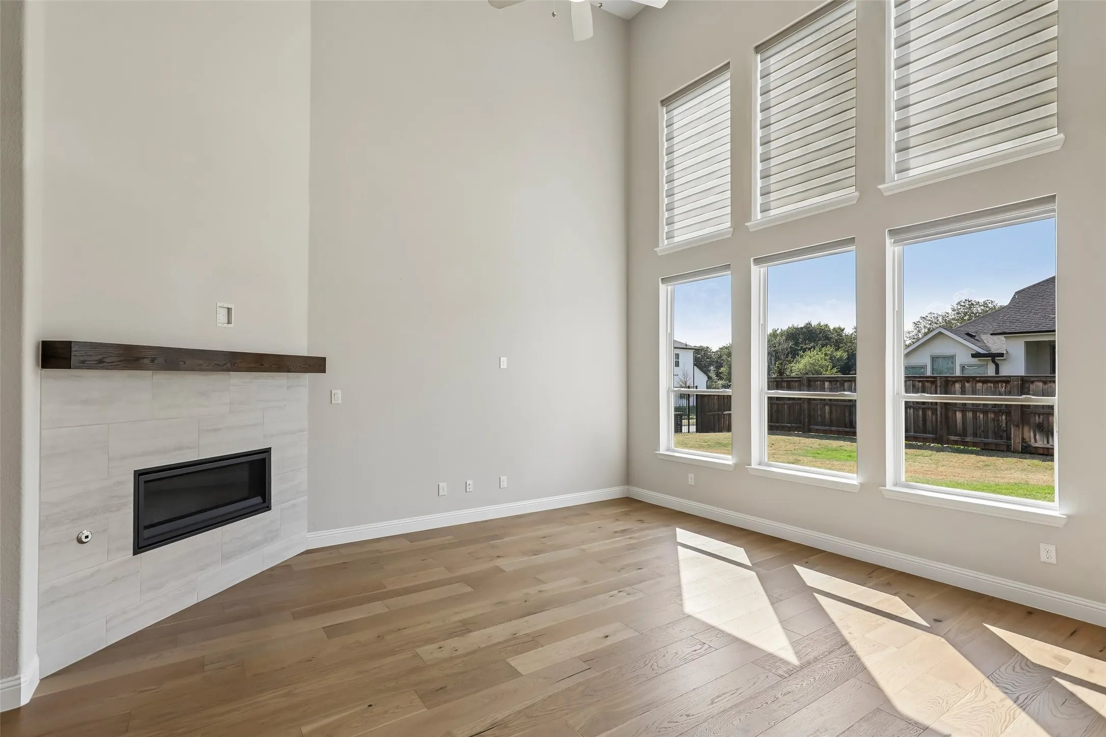 Single Family Residence For Sale in Denton County , 1128 Berkshire Way, Copper Canyon, Texas 75077, 4 Bedroom, 4 Bathroom, 3 Garage spaces, 3,553 Sqft, built in 2022, mls#21390453, Real Estate Agent in Copper Canyon, Homes For Sale in Denton county, Homes For Sale in Copper Canyon, Realtor in Copper Canyon Texas, Real Estate Brokerage Independent Realty Texas, Luminita Cordes Realtor