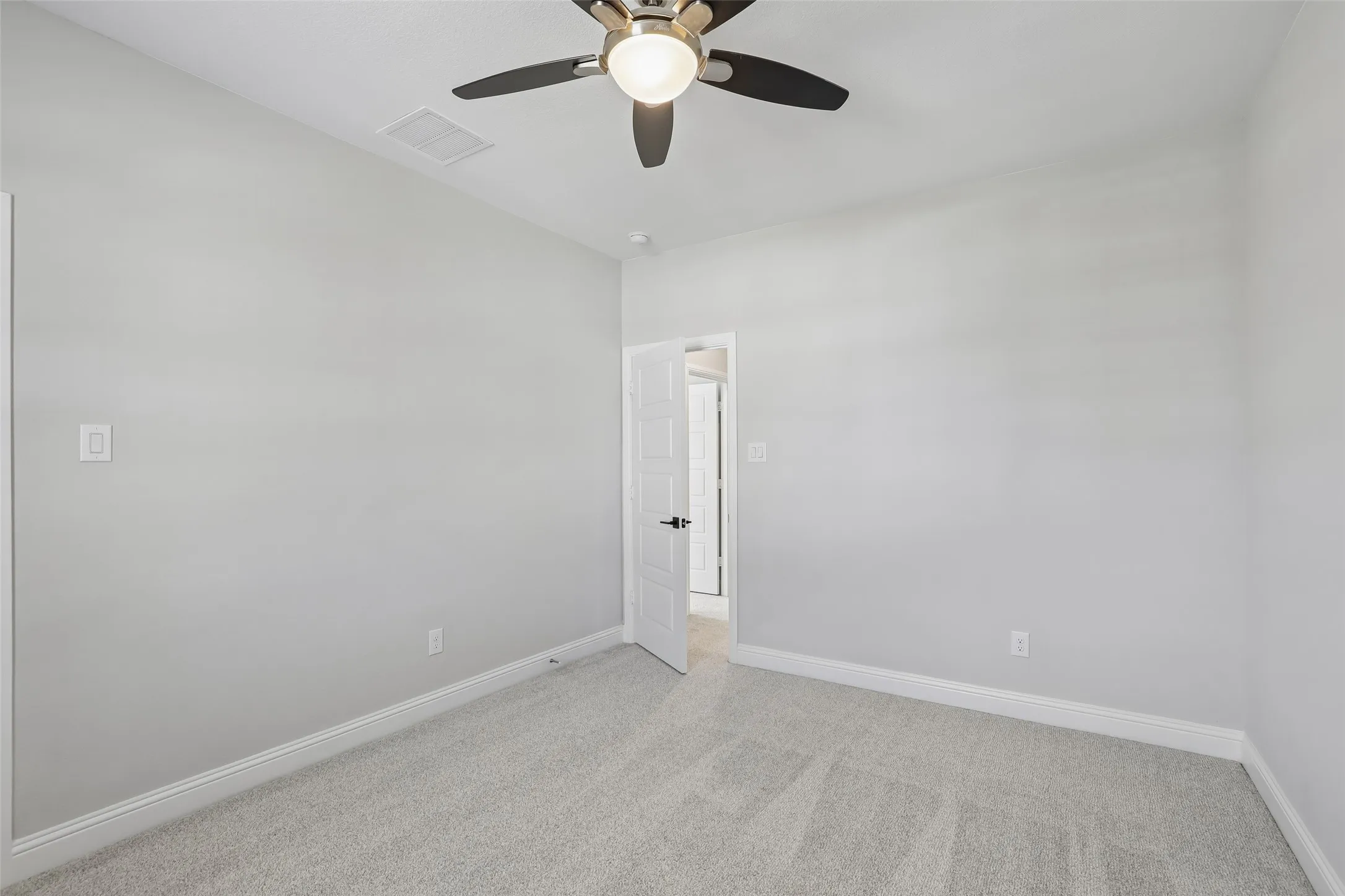 Single Family Residence For Sale in Denton County , 1128 Berkshire Way, Copper Canyon, Texas 75077, 4 Bedroom, 4 Bathroom, 3 Garage spaces, 3,553 Sqft, built in 2022, mls#21390453, Real Estate Agent in Copper Canyon, Homes For Sale in Denton county, Homes For Sale in Copper Canyon, Realtor in Copper Canyon Texas, Real Estate Brokerage Independent Realty Texas, Luminita Cordes Realtor