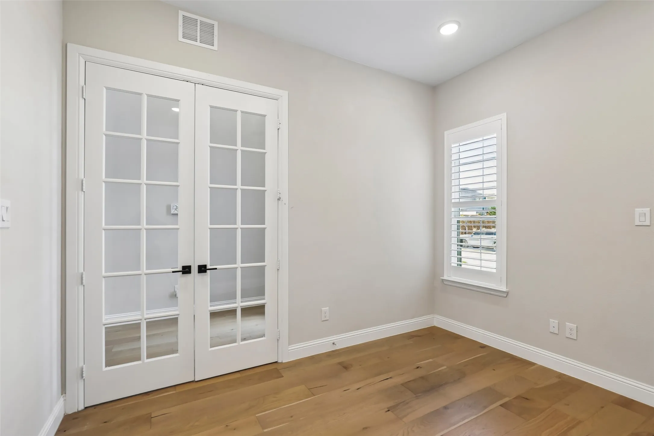 Single Family Residence For Sale in Denton County , 1128 Berkshire Way, Copper Canyon, Texas 75077, 4 Bedroom, 4 Bathroom, 3 Garage spaces, 3,553 Sqft, built in 2022, mls#21390453, Real Estate Agent in Copper Canyon, Homes For Sale in Denton county, Homes For Sale in Copper Canyon, Realtor in Copper Canyon Texas, Real Estate Brokerage Independent Realty Texas, Luminita Cordes Realtor