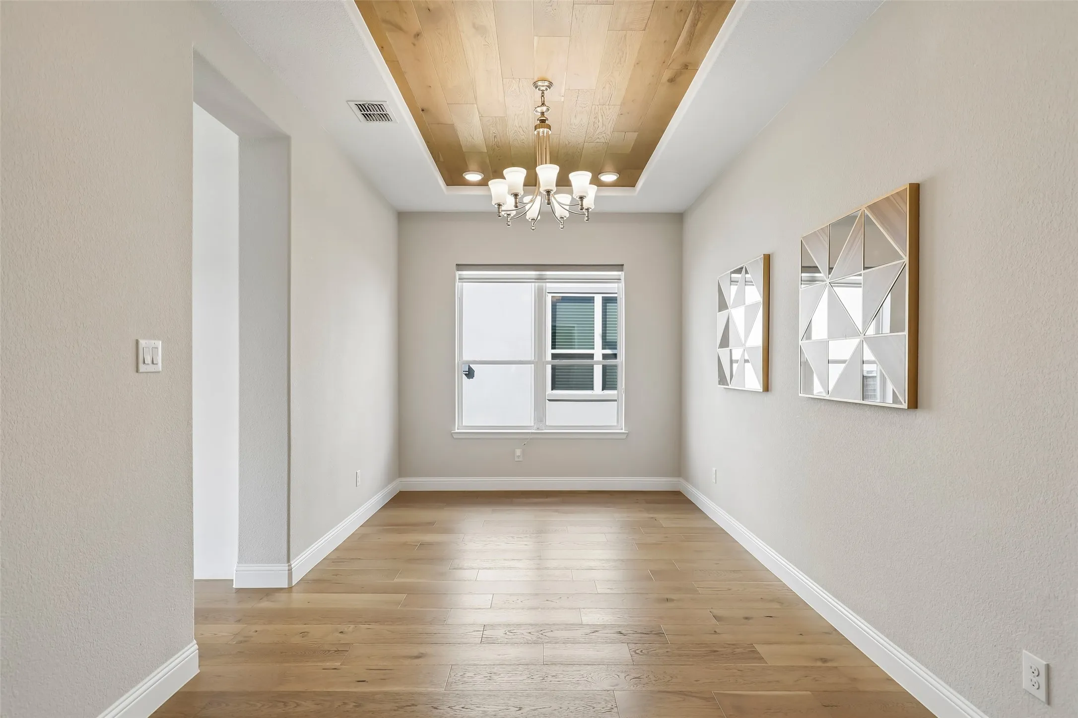 Single Family Residence For Sale in Denton County , 1128 Berkshire Way, Copper Canyon, Texas 75077, 4 Bedroom, 4 Bathroom, 3 Garage spaces, 3,553 Sqft, built in 2022, mls#21390453, Real Estate Agent in Copper Canyon, Homes For Sale in Denton county, Homes For Sale in Copper Canyon, Realtor in Copper Canyon Texas, Real Estate Brokerage Independent Realty Texas, Luminita Cordes Realtor