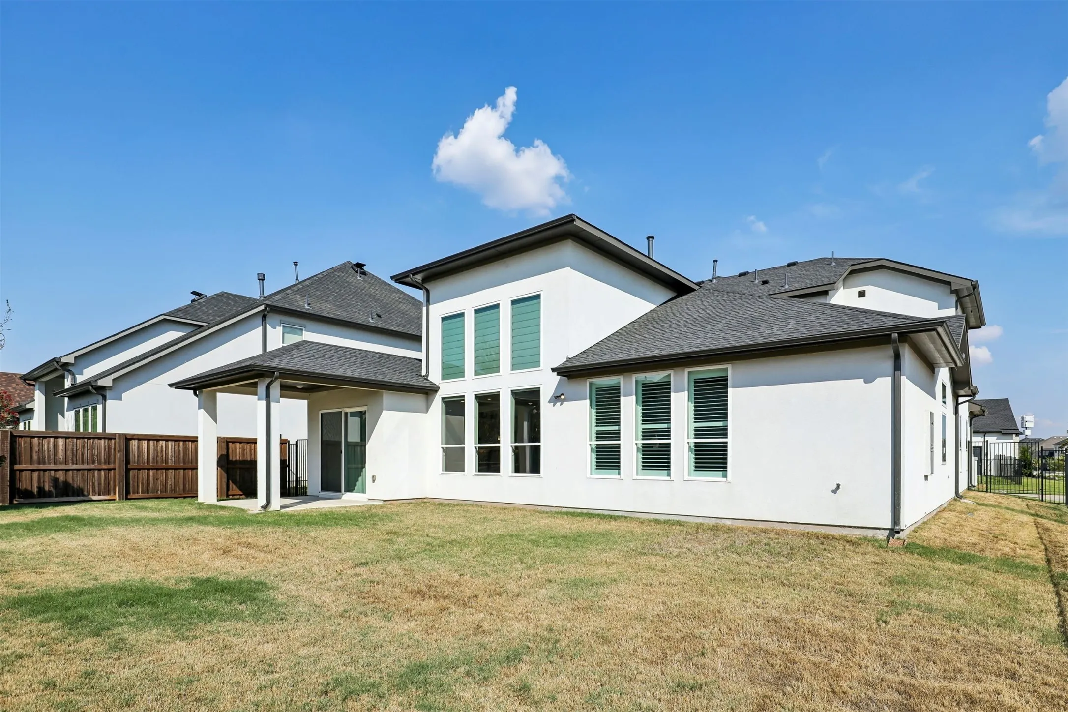 Single Family Residence For Sale in Denton County , 1128 Berkshire Way, Copper Canyon, Texas 75077, 4 Bedroom, 4 Bathroom, 3 Garage spaces, 3,553 Sqft, built in 2022, mls#21390453, Real Estate Agent in Copper Canyon, Homes For Sale in Denton county, Homes For Sale in Copper Canyon, Realtor in Copper Canyon Texas, Real Estate Brokerage Independent Realty Texas, Luminita Cordes Realtor