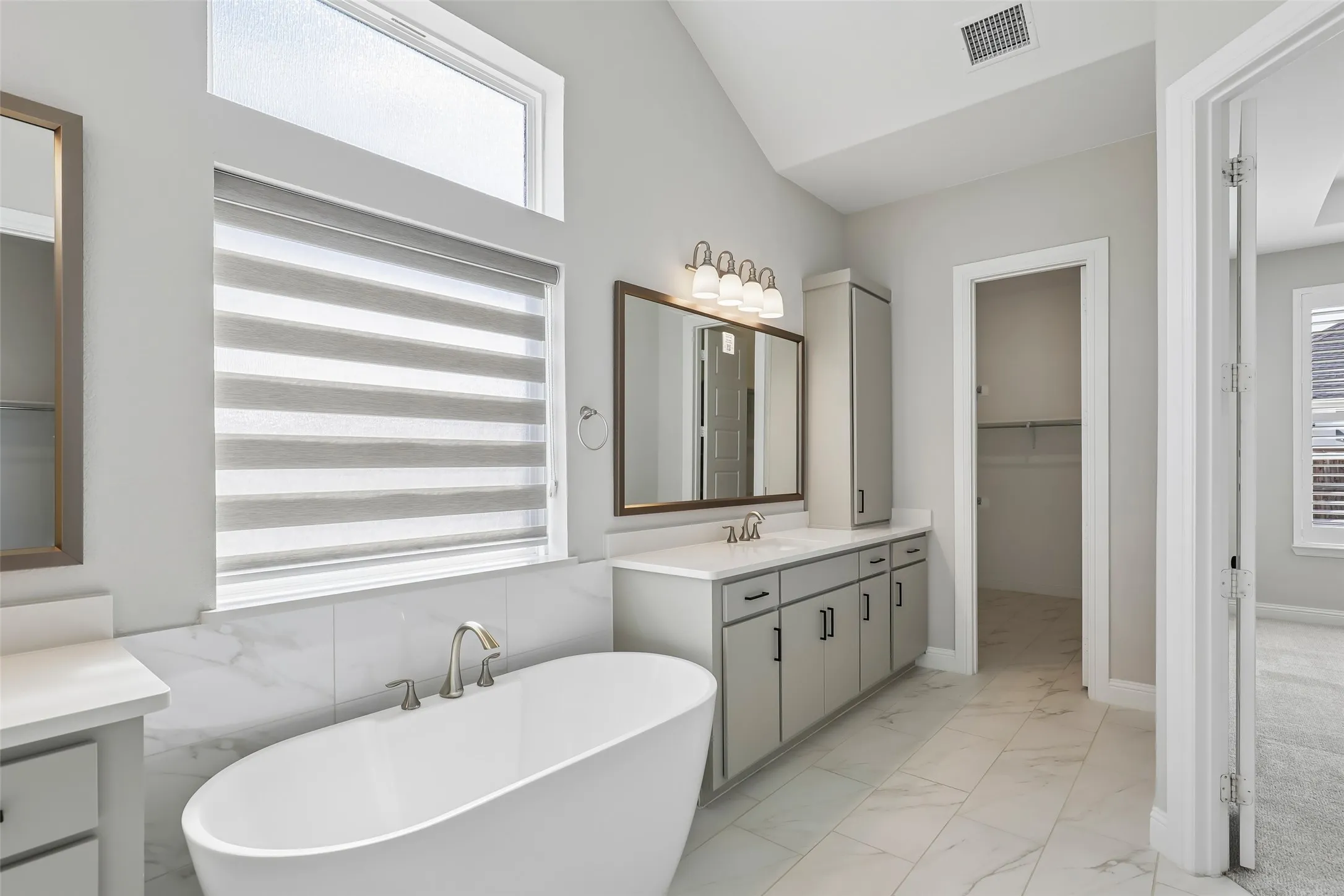 Single Family Residence For Sale in Denton County , 1128 Berkshire Way, Copper Canyon, Texas 75077, 4 Bedroom, 4 Bathroom, 3 Garage spaces, 3,553 Sqft, built in 2022, mls#21390453, Real Estate Agent in Copper Canyon, Homes For Sale in Denton county, Homes For Sale in Copper Canyon, Realtor in Copper Canyon Texas, Real Estate Brokerage Independent Realty Texas, Luminita Cordes Realtor