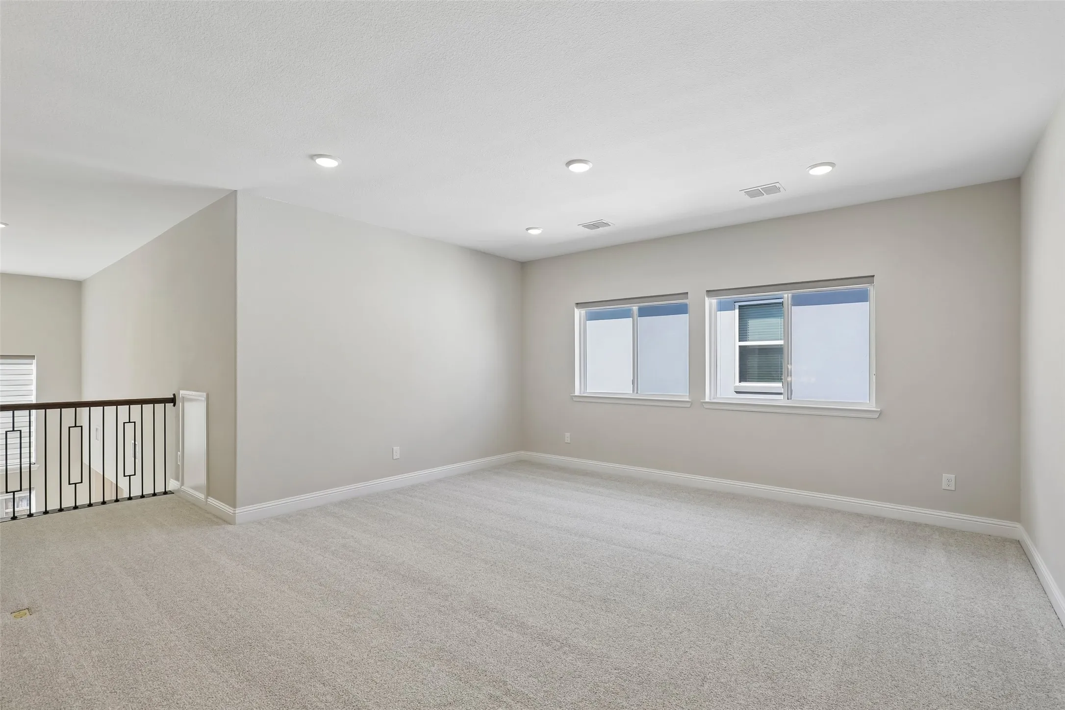 Single Family Residence For Sale in Denton County , 1128 Berkshire Way, Copper Canyon, Texas 75077, 4 Bedroom, 4 Bathroom, 3 Garage spaces, 3,553 Sqft, built in 2022, mls#21390453, Real Estate Agent in Copper Canyon, Homes For Sale in Denton county, Homes For Sale in Copper Canyon, Realtor in Copper Canyon Texas, Real Estate Brokerage Independent Realty Texas, Luminita Cordes Realtor
