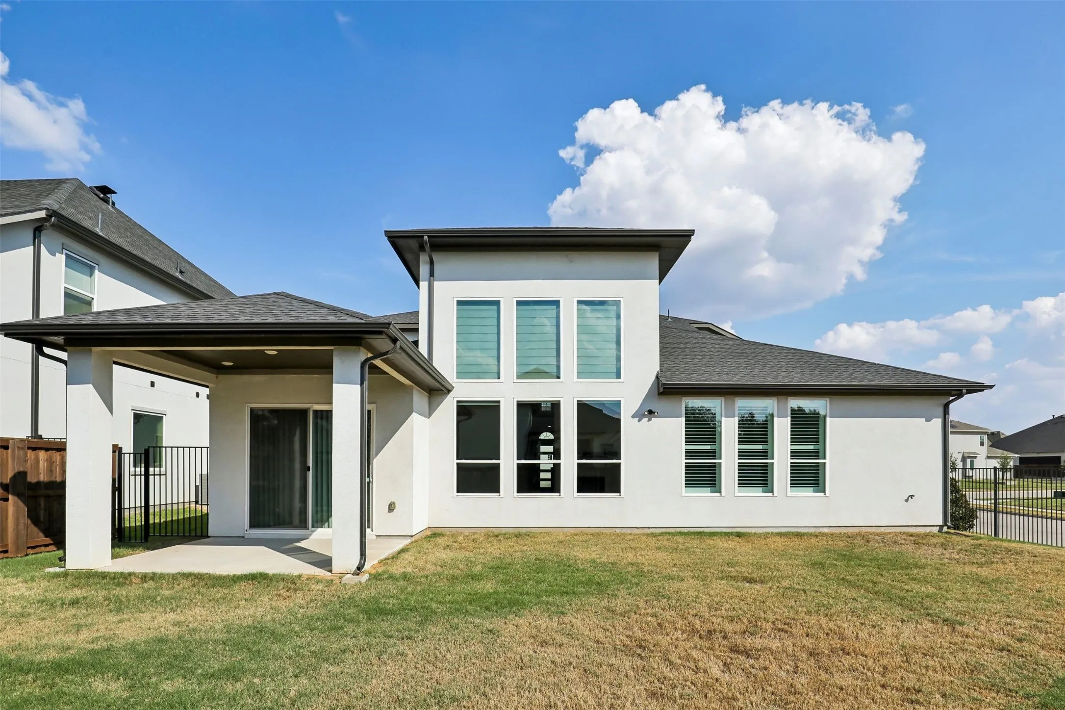 Single Family Residence For Sale in Denton County , 1128 Berkshire Way, Copper Canyon, Texas 75077, 4 Bedroom, 4 Bathroom, 3 Garage spaces, 3,553 Sqft, built in 2022, mls#21390453, Real Estate Agent in Copper Canyon, Homes For Sale in Denton county, Homes For Sale in Copper Canyon, Realtor in Copper Canyon Texas, Real Estate Brokerage Independent Realty Texas, Luminita Cordes Realtor