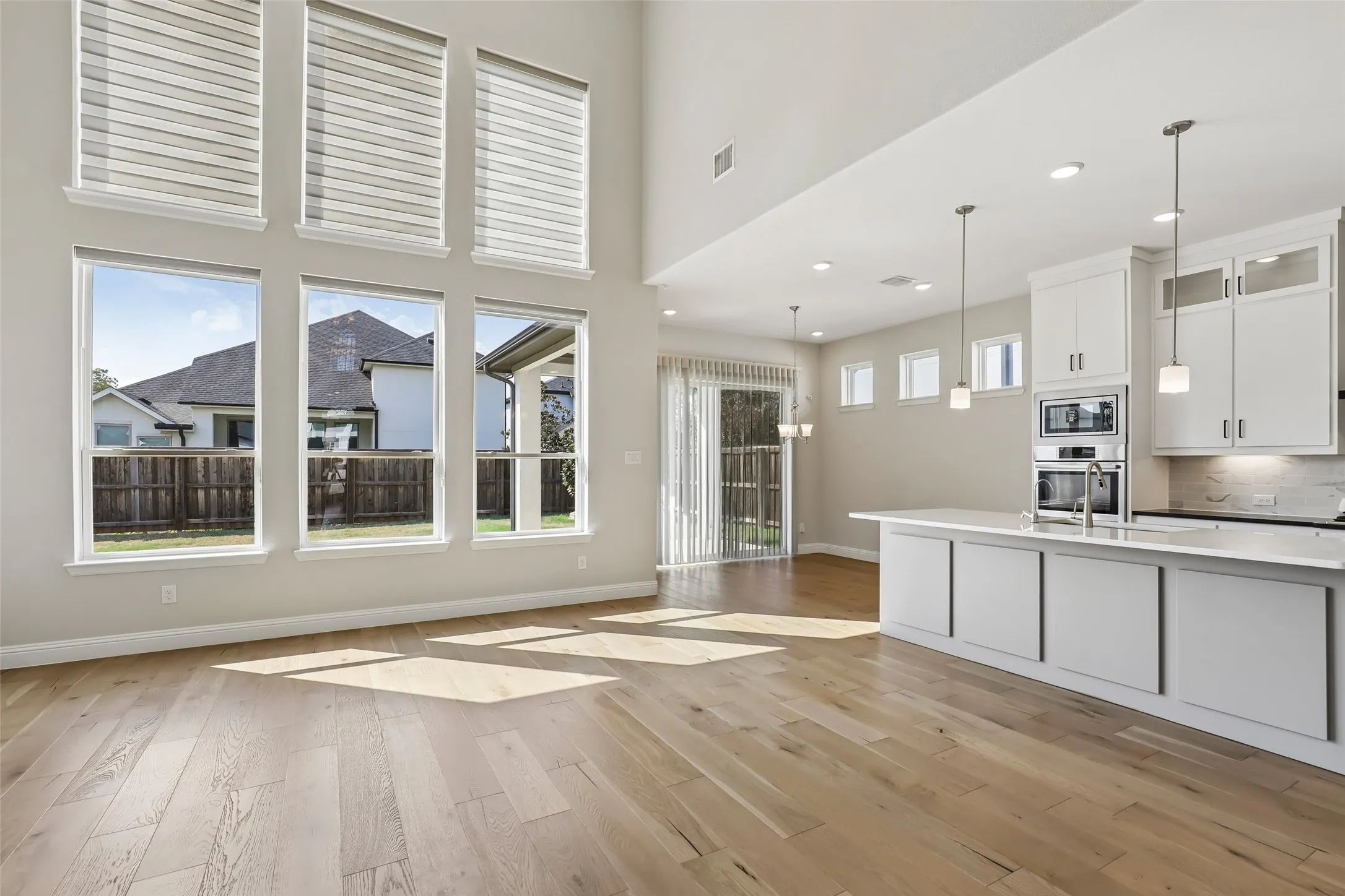Single Family Residence For Sale in Denton County , 1128 Berkshire Way, Copper Canyon, Texas 75077, 4 Bedroom, 4 Bathroom, 3 Garage spaces, 3,553 Sqft, built in 2022, mls#21390453, Real Estate Agent in Copper Canyon, Homes For Sale in Denton county, Homes For Sale in Copper Canyon, Realtor in Copper Canyon Texas, Real Estate Brokerage Independent Realty Texas, Luminita Cordes Realtor