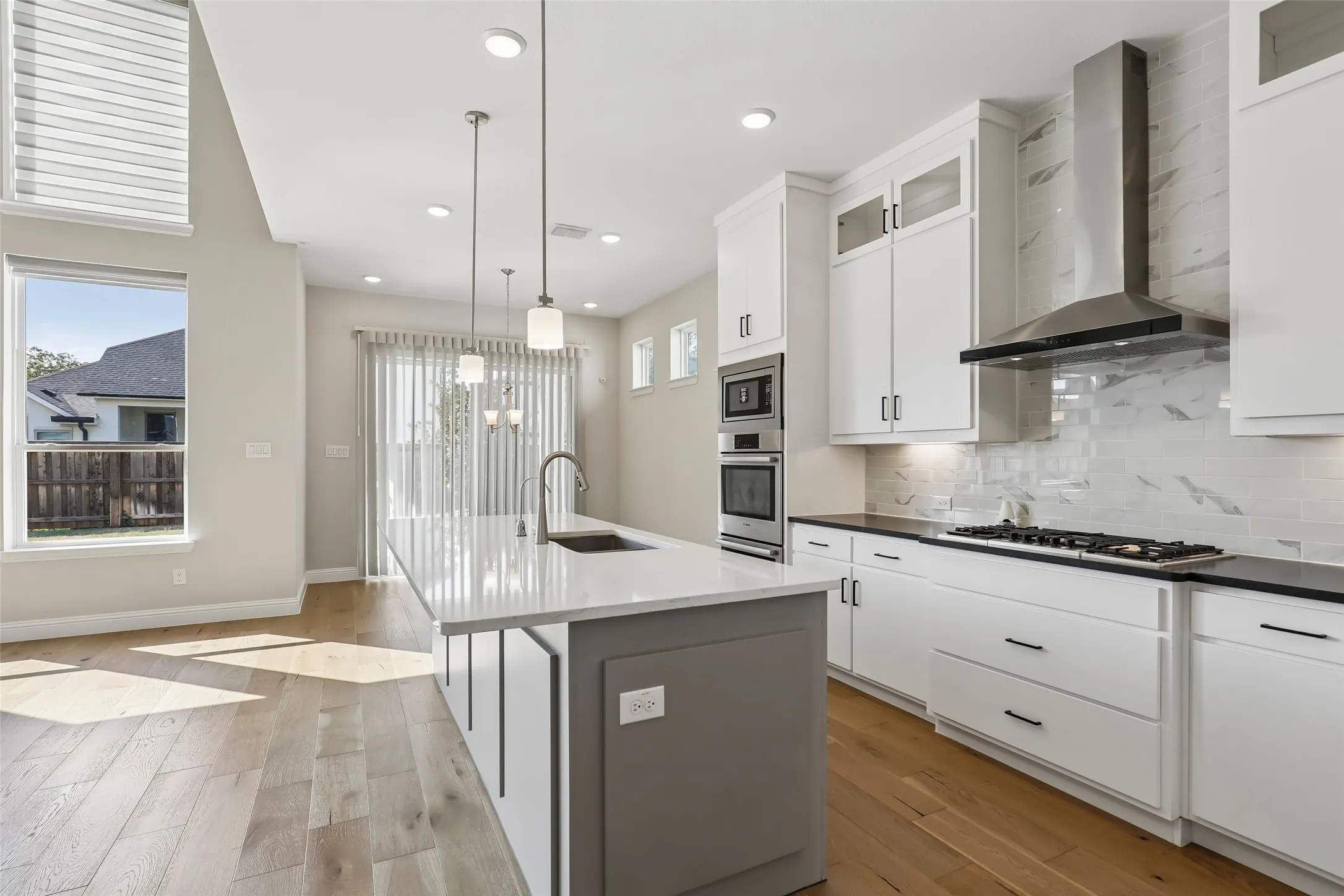 Single Family Residence For Sale in Denton County , 1128 Berkshire Way, Copper Canyon, Texas 75077, 4 Bedroom, 4 Bathroom, 3 Garage spaces, 3,553 Sqft, built in 2022, mls#21390453, Real Estate Agent in Copper Canyon, Homes For Sale in Denton county, Homes For Sale in Copper Canyon, Realtor in Copper Canyon Texas, Real Estate Brokerage Independent Realty Texas, Luminita Cordes Realtor