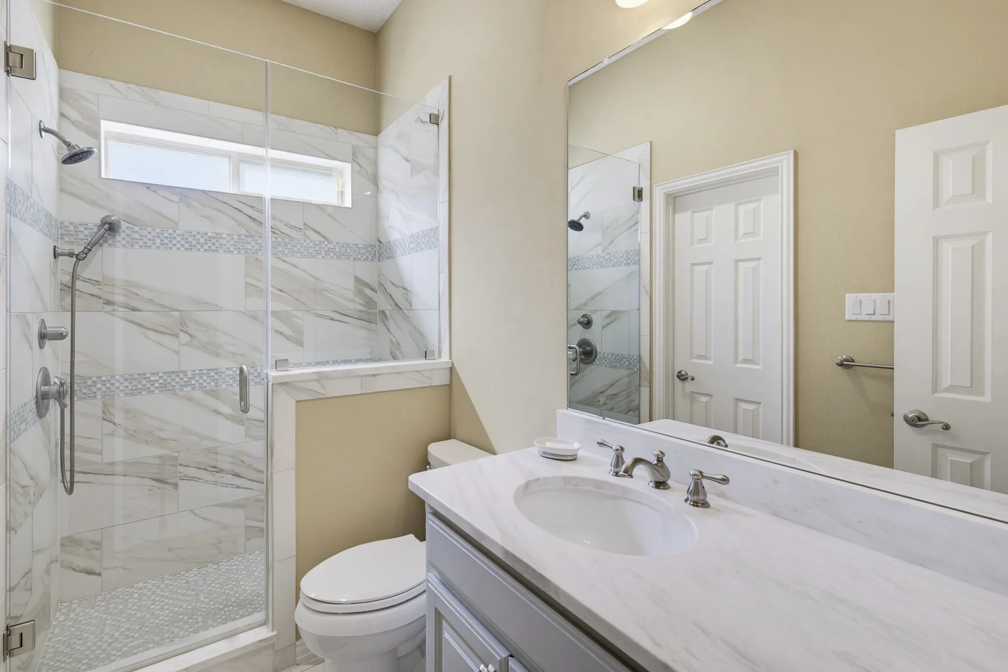 Single Family Residence For Sale in Tarrant County , 6200 Forest Highlands Drive, Fort Worth, Texas 76132, 5 Bedroom, 6 Bathroom, 3 Garage spaces, 5,652 Sqft, built in 1990, mls#21384557, Real Estate Agent in Fort Worth, Homes For Sale in Tarrant county, Homes For Sale in Fort Worth, Realtor in Fort Worth Texas, Real Estate Brokerage Independent Realty Texas, Luminita Cordes Realtor