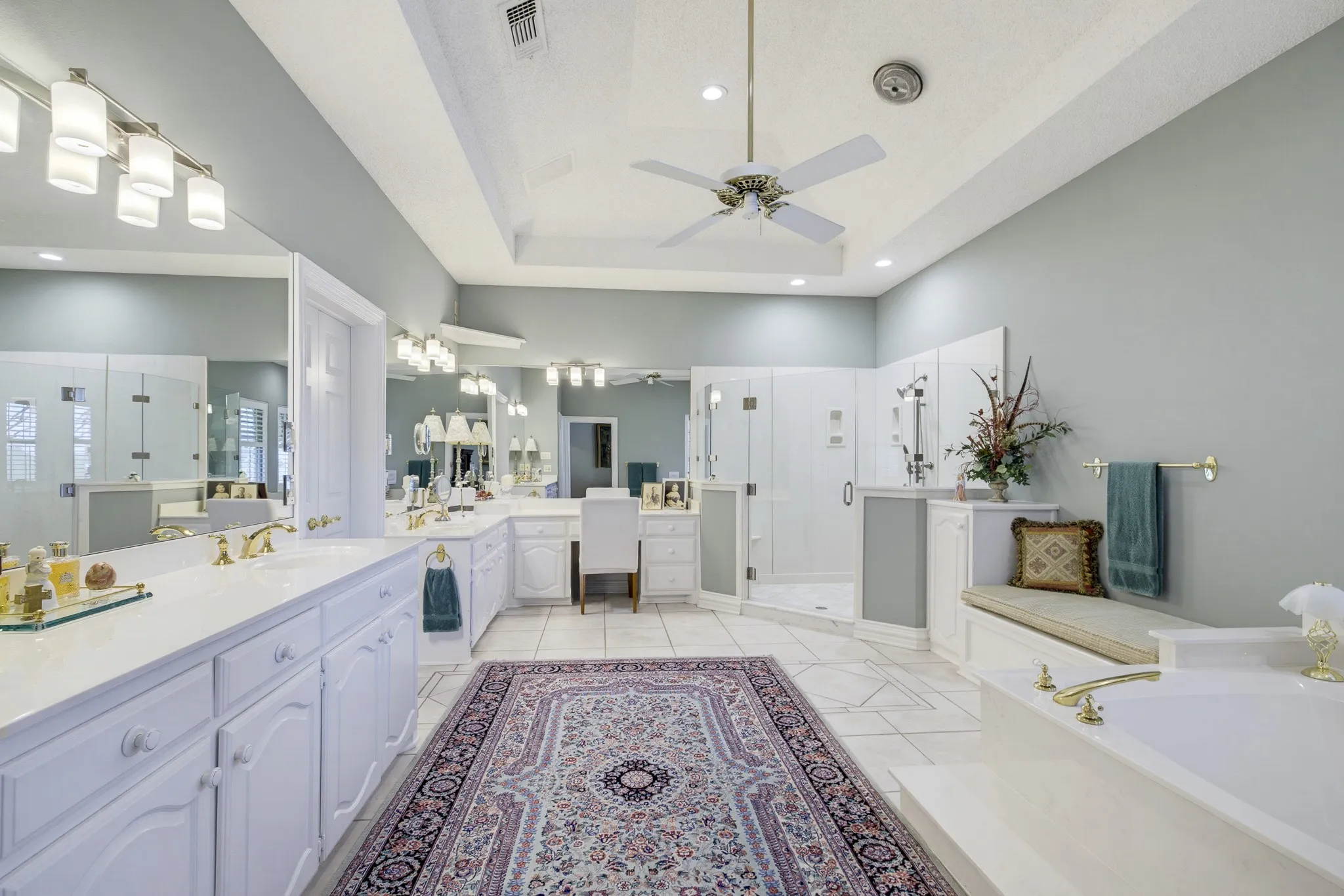 Single Family Residence For Sale in Tarrant County , 6200 Forest Highlands Drive, Fort Worth, Texas 76132, 5 Bedroom, 6 Bathroom, 3 Garage spaces, 5,652 Sqft, built in 1990, mls#21384557, Real Estate Agent in Fort Worth, Homes For Sale in Tarrant county, Homes For Sale in Fort Worth, Realtor in Fort Worth Texas, Real Estate Brokerage Independent Realty Texas, Luminita Cordes Realtor