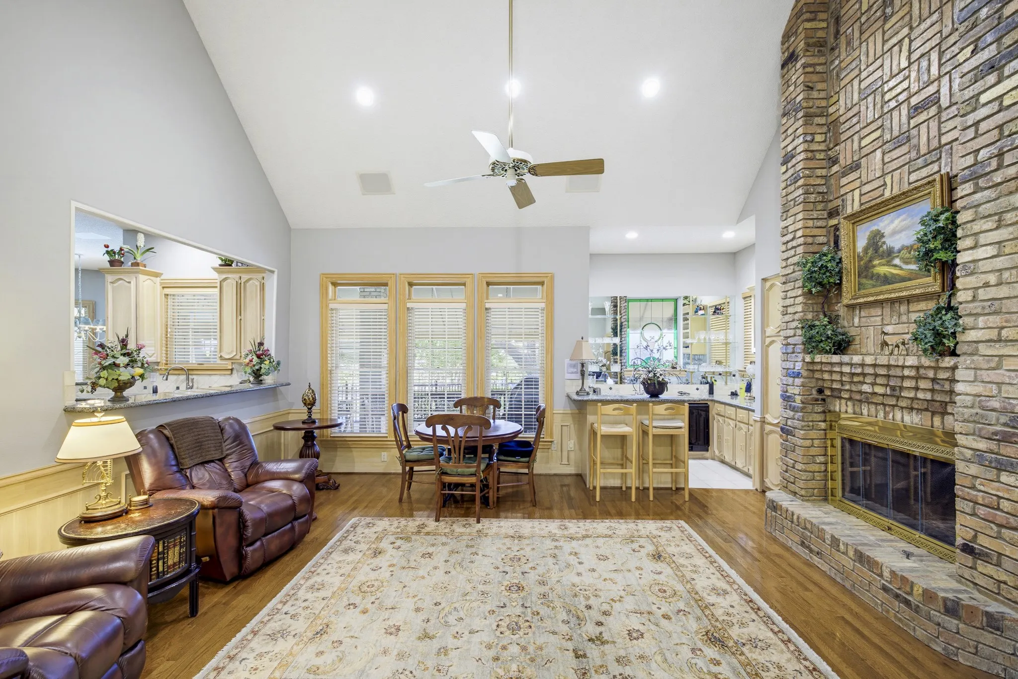Single Family Residence For Sale in Tarrant County , 6200 Forest Highlands Drive, Fort Worth, Texas 76132, 5 Bedroom, 6 Bathroom, 3 Garage spaces, 5,652 Sqft, built in 1990, mls#21384557, Real Estate Agent in Fort Worth, Homes For Sale in Tarrant county, Homes For Sale in Fort Worth, Realtor in Fort Worth Texas, Real Estate Brokerage Independent Realty Texas, Luminita Cordes Realtor