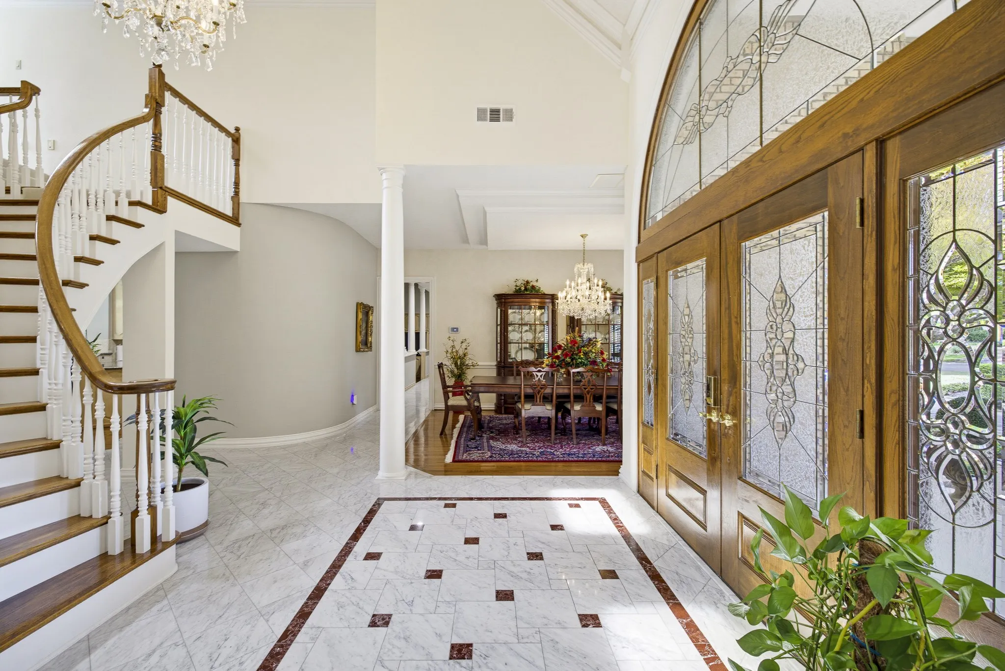 Single Family Residence For Sale in Tarrant County , 6200 Forest Highlands Drive, Fort Worth, Texas 76132, 5 Bedroom, 6 Bathroom, 3 Garage spaces, 5,652 Sqft, built in 1990, mls#21384557, Real Estate Agent in Fort Worth, Homes For Sale in Tarrant county, Homes For Sale in Fort Worth, Realtor in Fort Worth Texas, Real Estate Brokerage Independent Realty Texas, Luminita Cordes Realtor