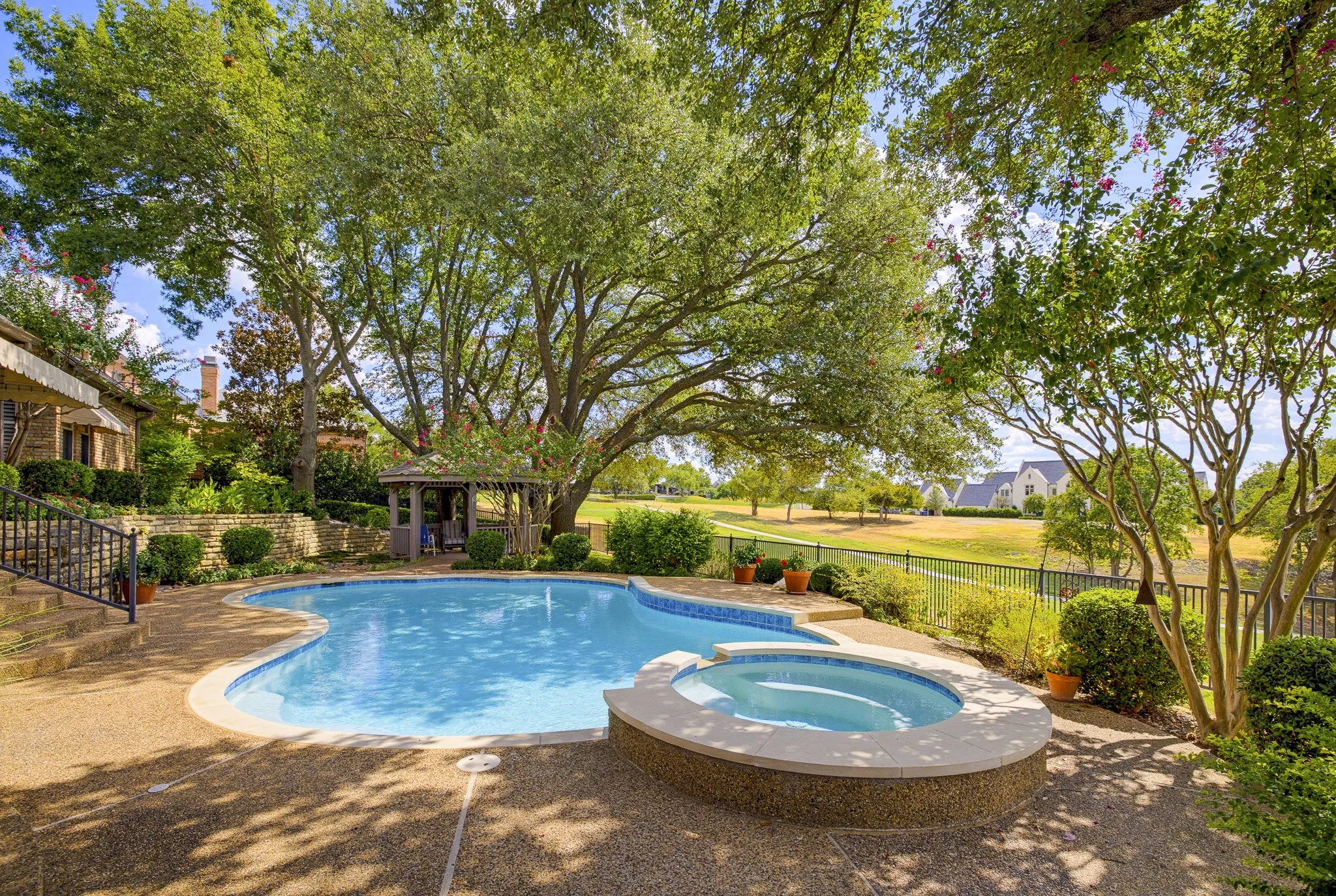 Single Family Residence For Sale in Tarrant County , 6200 Forest Highlands Drive, Fort Worth, Texas 76132, 5 Bedroom, 6 Bathroom, 3 Garage spaces, 5,652 Sqft, built in 1990, mls#21384557, Real Estate Agent in Fort Worth, Homes For Sale in Tarrant county, Homes For Sale in Fort Worth, Realtor in Fort Worth Texas, Real Estate Brokerage Independent Realty Texas, Luminita Cordes Realtor