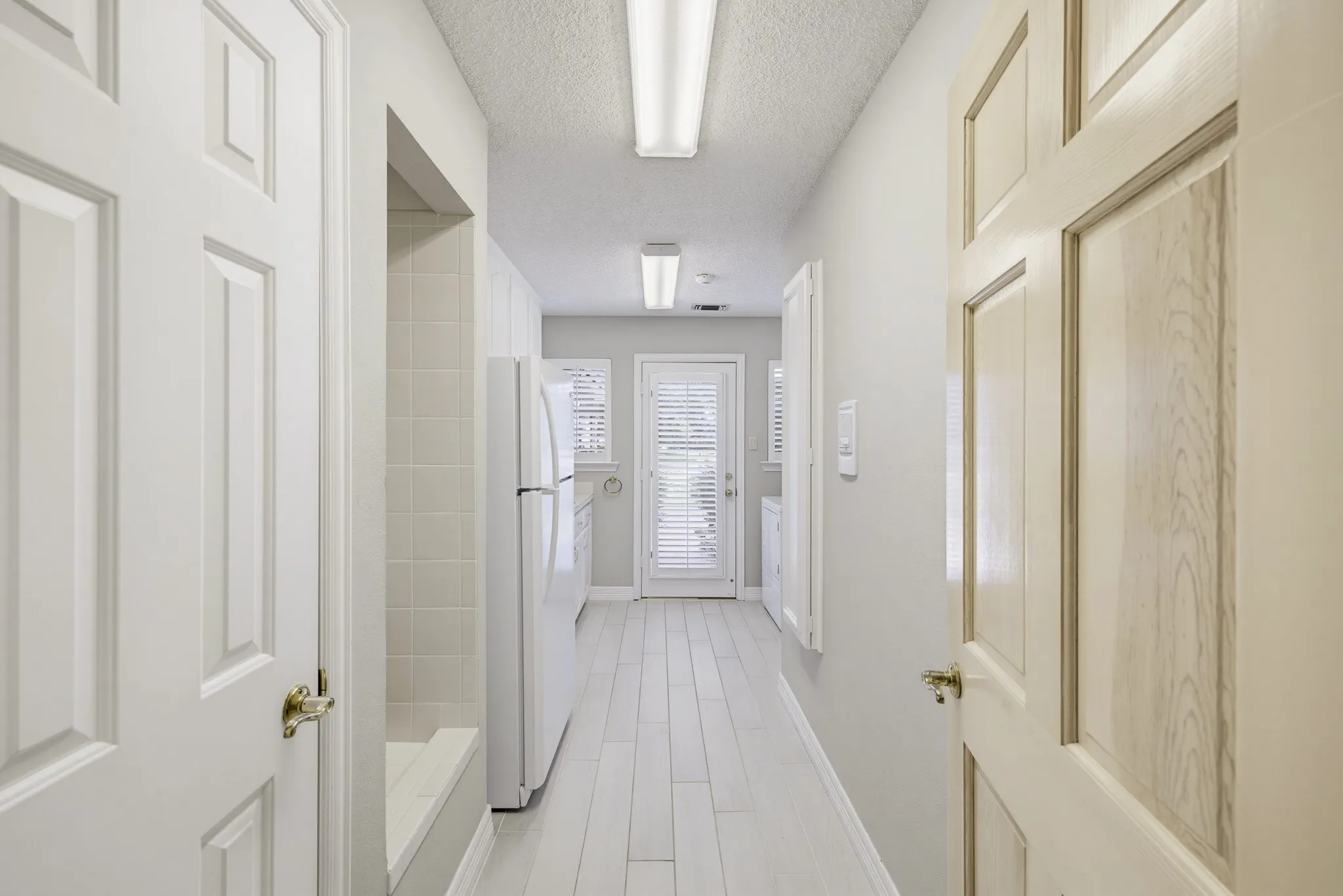 Single Family Residence For Sale in Tarrant County , 6200 Forest Highlands Drive, Fort Worth, Texas 76132, 5 Bedroom, 6 Bathroom, 3 Garage spaces, 5,652 Sqft, built in 1990, mls#21384557, Real Estate Agent in Fort Worth, Homes For Sale in Tarrant county, Homes For Sale in Fort Worth, Realtor in Fort Worth Texas, Real Estate Brokerage Independent Realty Texas, Luminita Cordes Realtor