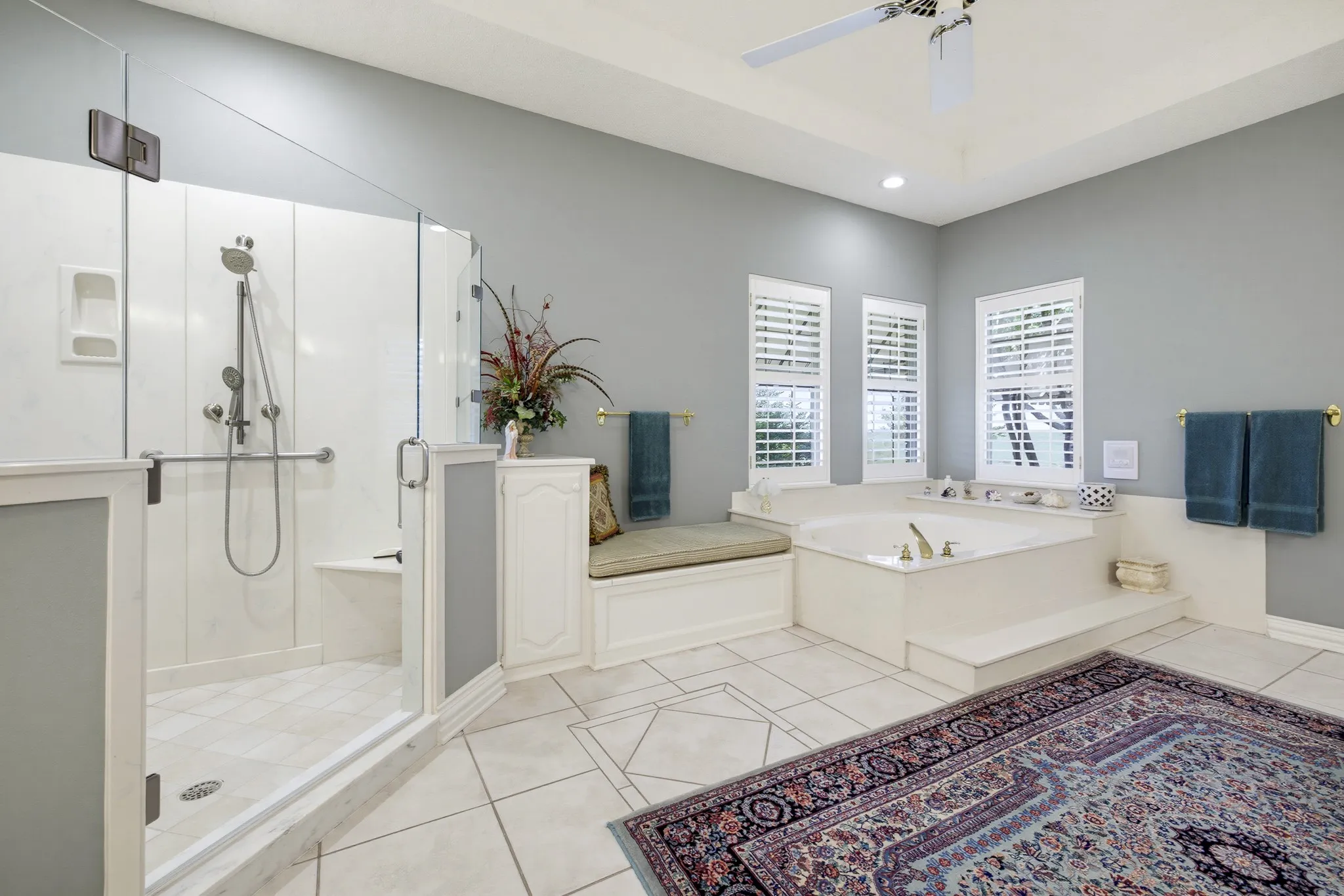 Single Family Residence For Sale in Tarrant County , 6200 Forest Highlands Drive, Fort Worth, Texas 76132, 5 Bedroom, 6 Bathroom, 3 Garage spaces, 5,652 Sqft, built in 1990, mls#21384557, Real Estate Agent in Fort Worth, Homes For Sale in Tarrant county, Homes For Sale in Fort Worth, Realtor in Fort Worth Texas, Real Estate Brokerage Independent Realty Texas, Luminita Cordes Realtor