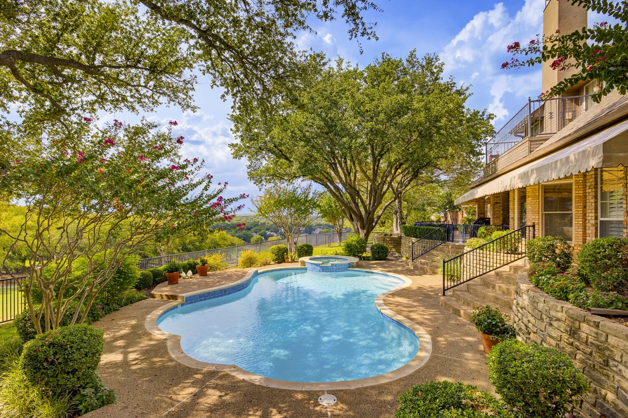 Single Family Residence For Sale in Tarrant County , 6200 Forest Highlands Drive, Fort Worth, Texas 76132, 5 Bedroom, 6 Bathroom, 3 Garage spaces, 5,652 Sqft, built in 1990, mls#21384557, Real Estate Agent in Fort Worth, Homes For Sale in Tarrant county, Homes For Sale in Fort Worth, Realtor in Fort Worth Texas, Real Estate Brokerage Independent Realty Texas, Luminita Cordes Realtor