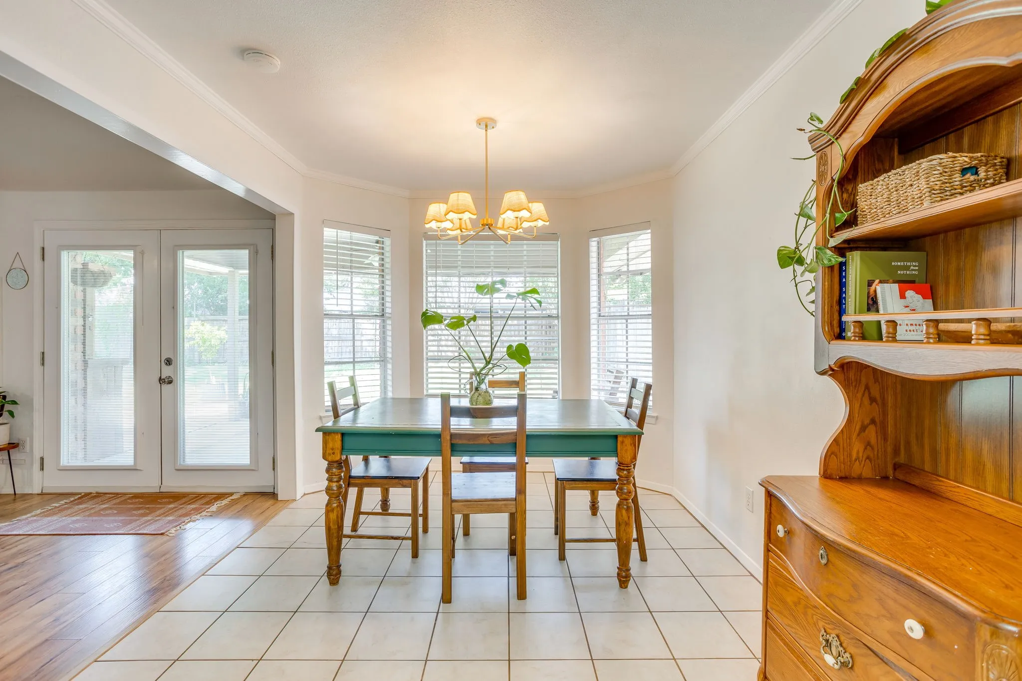 Single Family Residence For Sale in Tarrant County , 1005 Westminster Lane, Mansfield, Texas 76063, 3 Bedroom, 2 Bathroom, 2 Garage spaces, 1,525 Sqft, built in 1979, mls#21388420, Real Estate Agent in Mansfield, Homes For Sale in Tarrant county, Homes For Sale in Mansfield, Realtor in Mansfield Texas, Real Estate Brokerage Independent Realty Texas, Luminita Cordes Realtor