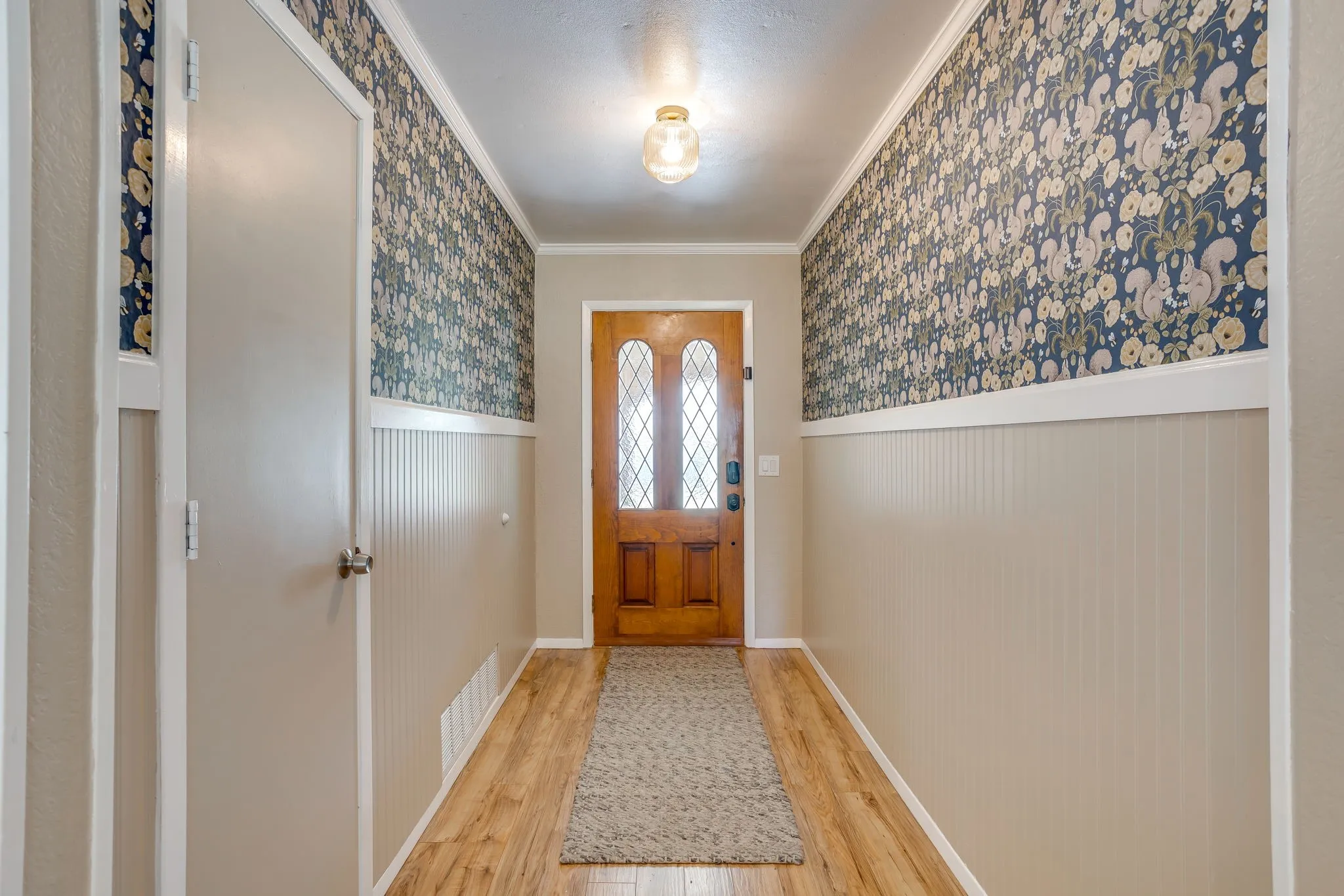 Single Family Residence For Sale in Tarrant County , 1005 Westminster Lane, Mansfield, Texas 76063, 3 Bedroom, 2 Bathroom, 2 Garage spaces, 1,525 Sqft, built in 1979, mls#21388420, Real Estate Agent in Mansfield, Homes For Sale in Tarrant county, Homes For Sale in Mansfield, Realtor in Mansfield Texas, Real Estate Brokerage Independent Realty Texas, Luminita Cordes Realtor