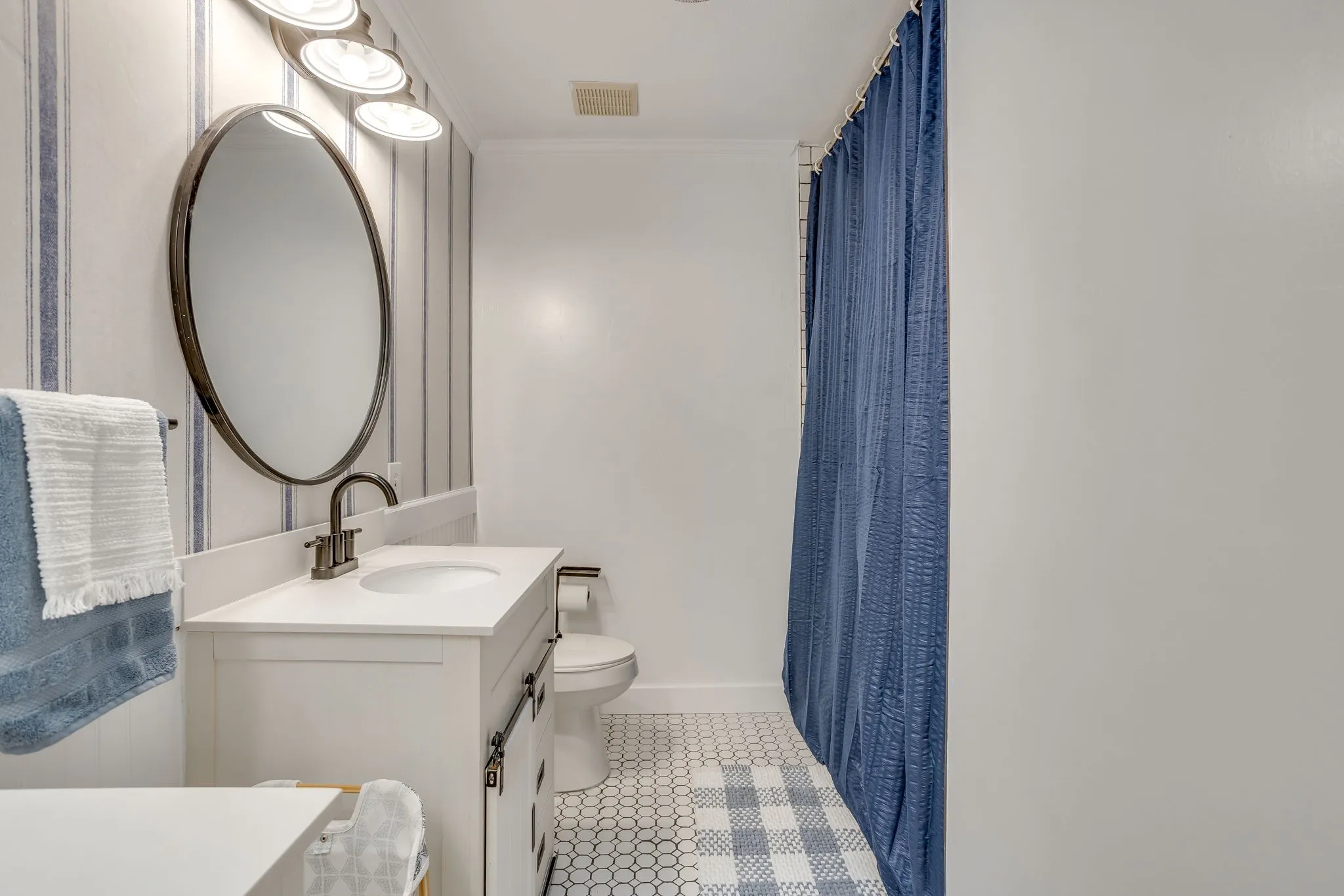 Single Family Residence For Sale in Tarrant County , 1005 Westminster Lane, Mansfield, Texas 76063, 3 Bedroom, 2 Bathroom, 2 Garage spaces, 1,525 Sqft, built in 1979, mls#21388420, Real Estate Agent in Mansfield, Homes For Sale in Tarrant county, Homes For Sale in Mansfield, Realtor in Mansfield Texas, Real Estate Brokerage Independent Realty Texas, Luminita Cordes Realtor