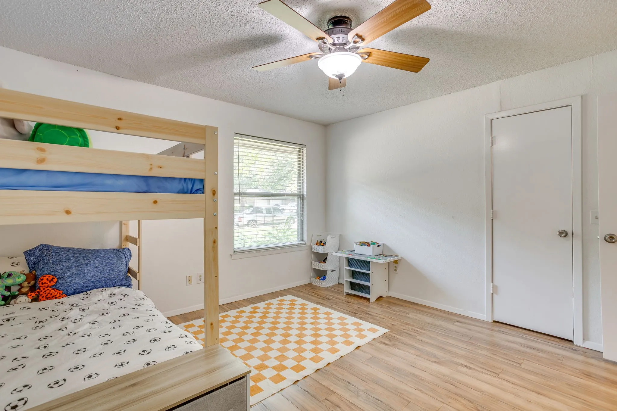 Single Family Residence For Sale in Tarrant County , 1005 Westminster Lane, Mansfield, Texas 76063, 3 Bedroom, 2 Bathroom, 2 Garage spaces, 1,525 Sqft, built in 1979, mls#21388420, Real Estate Agent in Mansfield, Homes For Sale in Tarrant county, Homes For Sale in Mansfield, Realtor in Mansfield Texas, Real Estate Brokerage Independent Realty Texas, Luminita Cordes Realtor