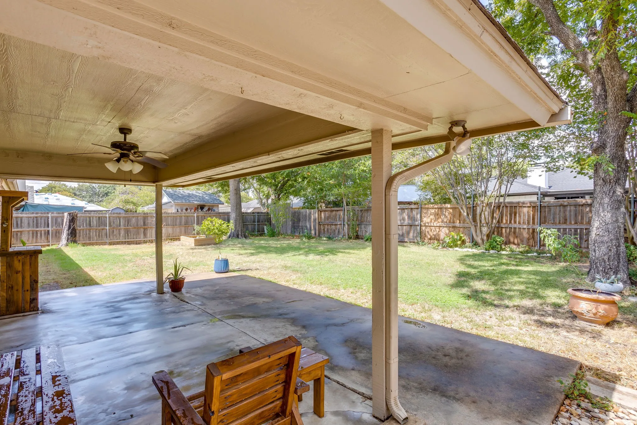 Single Family Residence For Sale in Tarrant County , 1005 Westminster Lane, Mansfield, Texas 76063, 3 Bedroom, 2 Bathroom, 2 Garage spaces, 1,525 Sqft, built in 1979, mls#21388420, Real Estate Agent in Mansfield, Homes For Sale in Tarrant county, Homes For Sale in Mansfield, Realtor in Mansfield Texas, Real Estate Brokerage Independent Realty Texas, Luminita Cordes Realtor