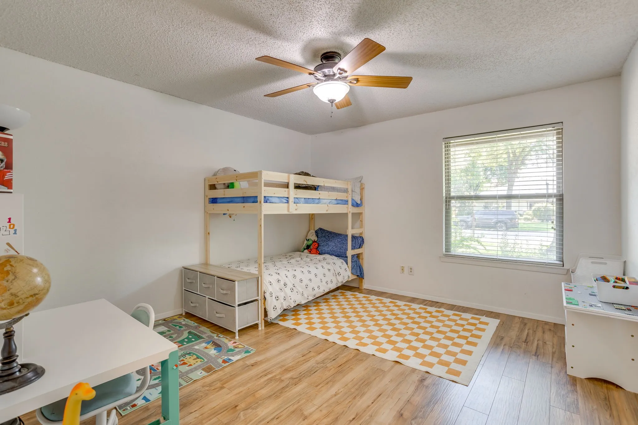 Single Family Residence For Sale in Tarrant County , 1005 Westminster Lane, Mansfield, Texas 76063, 3 Bedroom, 2 Bathroom, 2 Garage spaces, 1,525 Sqft, built in 1979, mls#21388420, Real Estate Agent in Mansfield, Homes For Sale in Tarrant county, Homes For Sale in Mansfield, Realtor in Mansfield Texas, Real Estate Brokerage Independent Realty Texas, Luminita Cordes Realtor