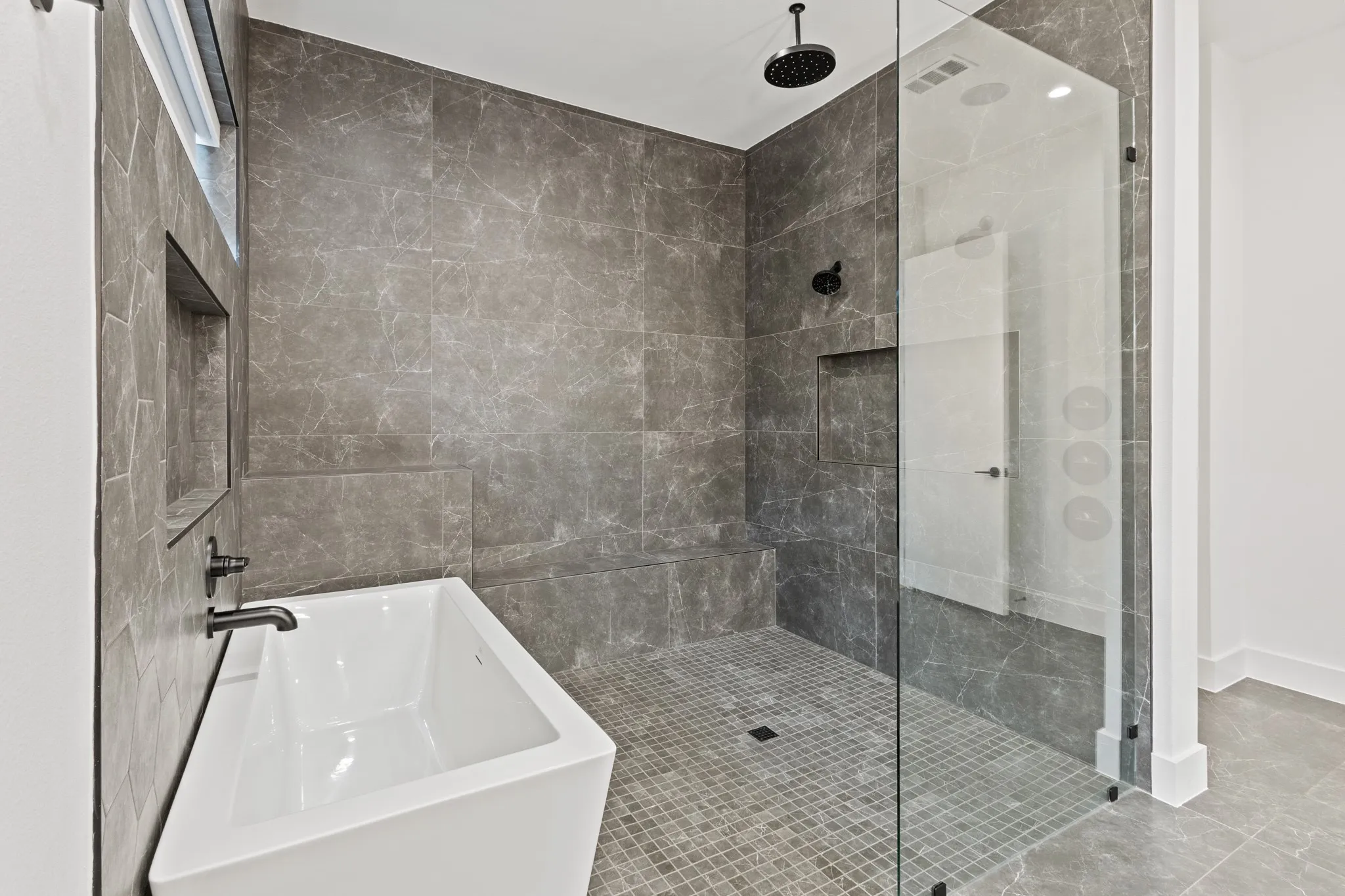 Single Family Residence For Sale in Dallas County , 9816 Mixon Drive, Dallas, Texas 75220, 5 Bedroom, 5 Bathroom, 2 Garage spaces, 4,208 Sqft, built in 2023, mls#21390463, Real Estate Agent in Dallas, Homes For Sale in Dallas county, Homes For Sale in Dallas, Realtor in Dallas Texas, Real Estate Brokerage Independent Realty Texas, Luminita Cordes Realtor