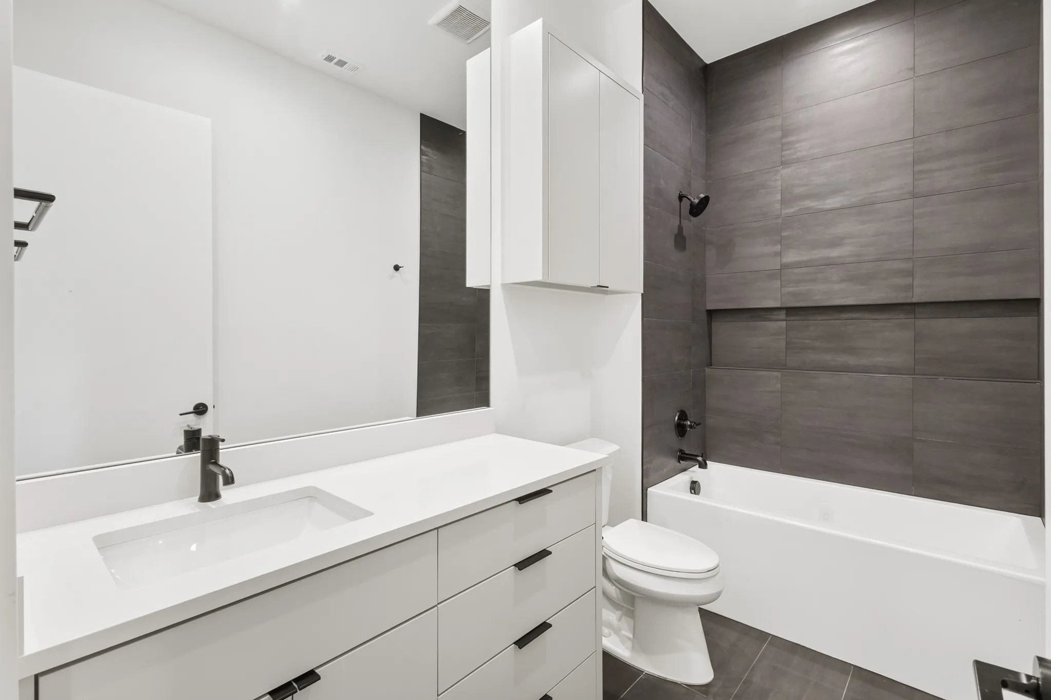 Single Family Residence For Sale in Dallas County , 9816 Mixon Drive, Dallas, Texas 75220, 5 Bedroom, 5 Bathroom, 2 Garage spaces, 4,208 Sqft, built in 2023, mls#21390463, Real Estate Agent in Dallas, Homes For Sale in Dallas county, Homes For Sale in Dallas, Realtor in Dallas Texas, Real Estate Brokerage Independent Realty Texas, Luminita Cordes Realtor