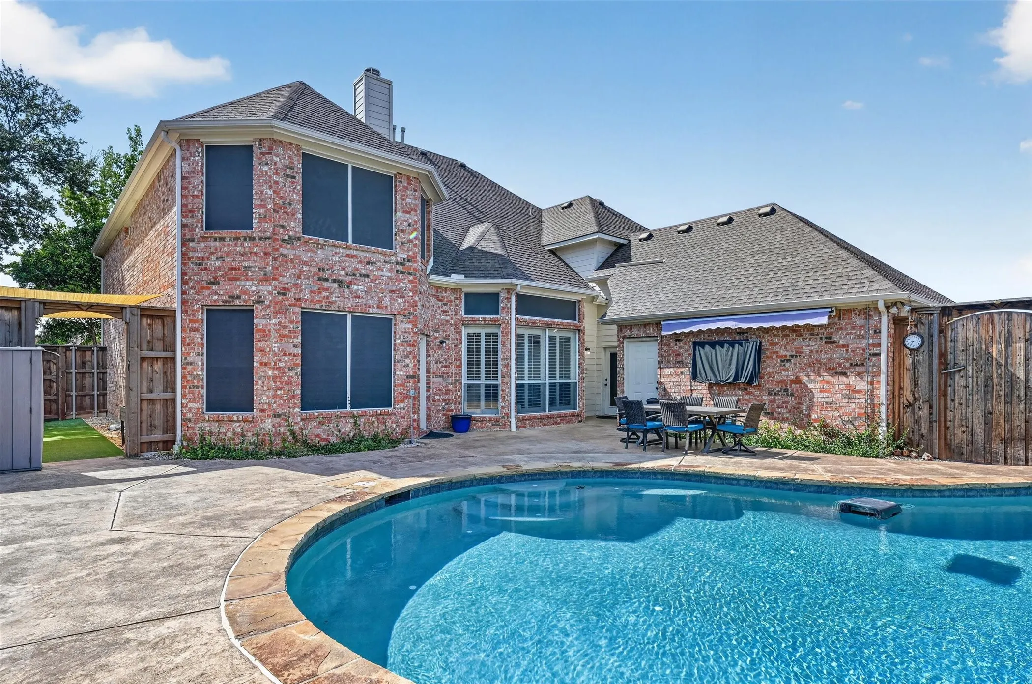 Single Family Residence For Sale in Rockwall County , 1425 Fairlakes Pointe Drive, Rockwall, Texas 75087, 5 Bedroom, 5 Bathroom, 3 Garage spaces, 3,936 Sqft, built in 1998, mls#21386416, Real Estate Agent in Rockwall, Homes For Sale in Rockwall county, Homes For Sale in Rockwall, Realtor in Rockwall Texas, Real Estate Brokerage Independent Realty Texas, Luminita Cordes Realtor