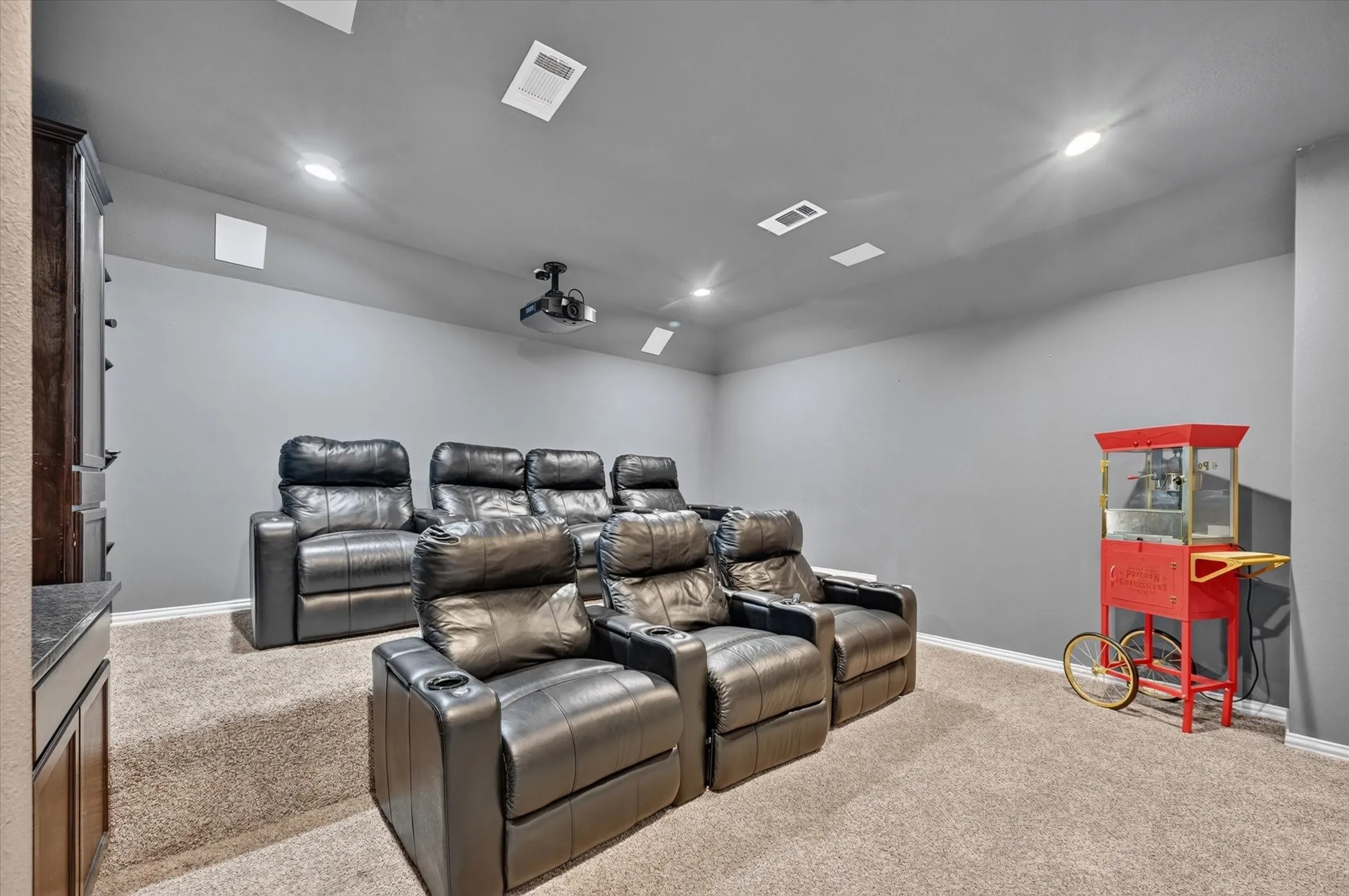 Single Family Residence For Sale in Rockwall County , 1425 Fairlakes Pointe Drive, Rockwall, Texas 75087, 5 Bedroom, 5 Bathroom, 3 Garage spaces, 3,936 Sqft, built in 1998, mls#21386416, Real Estate Agent in Rockwall, Homes For Sale in Rockwall county, Homes For Sale in Rockwall, Realtor in Rockwall Texas, Real Estate Brokerage Independent Realty Texas, Luminita Cordes Realtor
