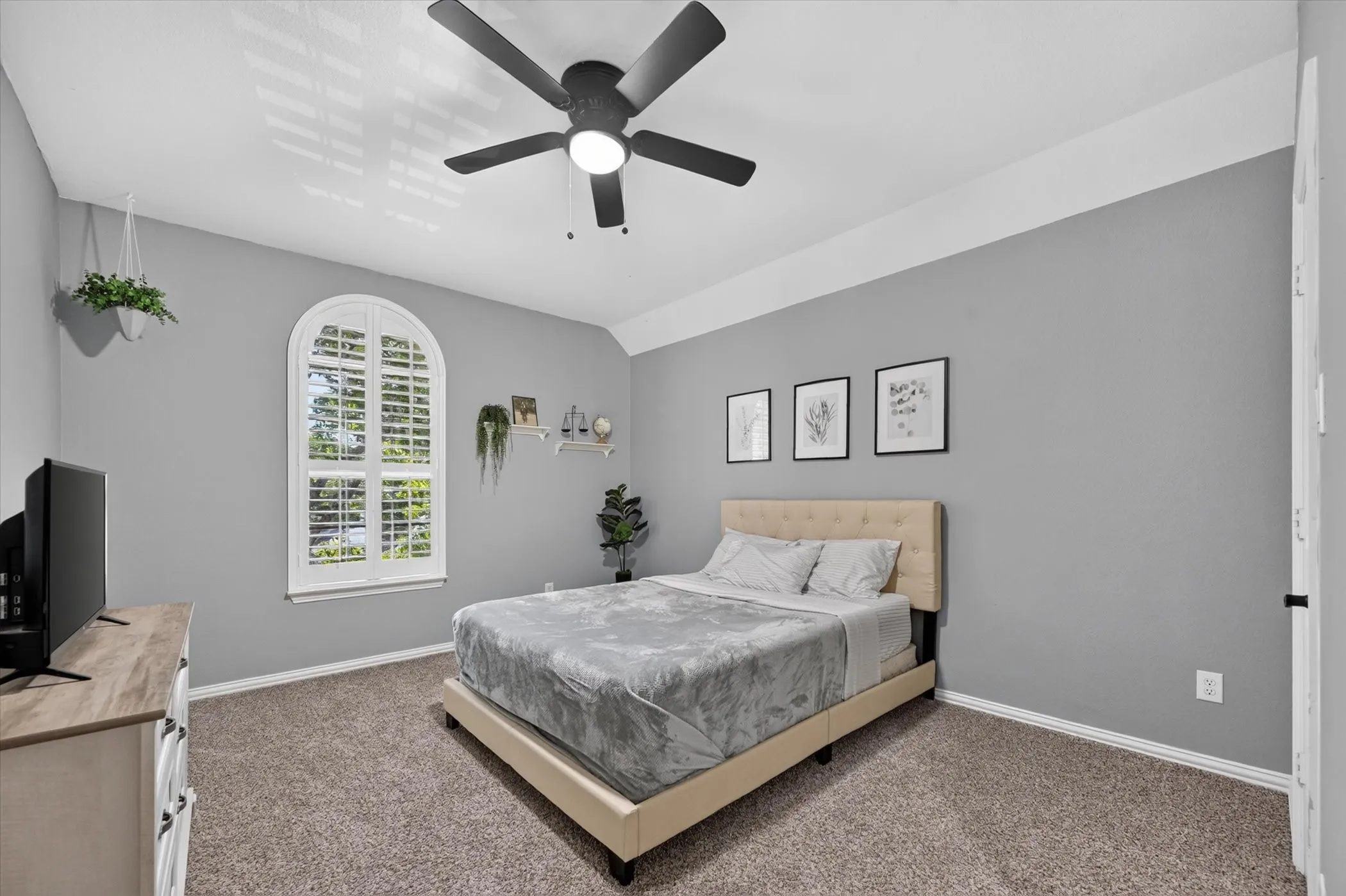 Single Family Residence For Sale in Rockwall County , 1425 Fairlakes Pointe Drive, Rockwall, Texas 75087, 5 Bedroom, 5 Bathroom, 3 Garage spaces, 3,936 Sqft, built in 1998, mls#21386416, Real Estate Agent in Rockwall, Homes For Sale in Rockwall county, Homes For Sale in Rockwall, Realtor in Rockwall Texas, Real Estate Brokerage Independent Realty Texas, Luminita Cordes Realtor