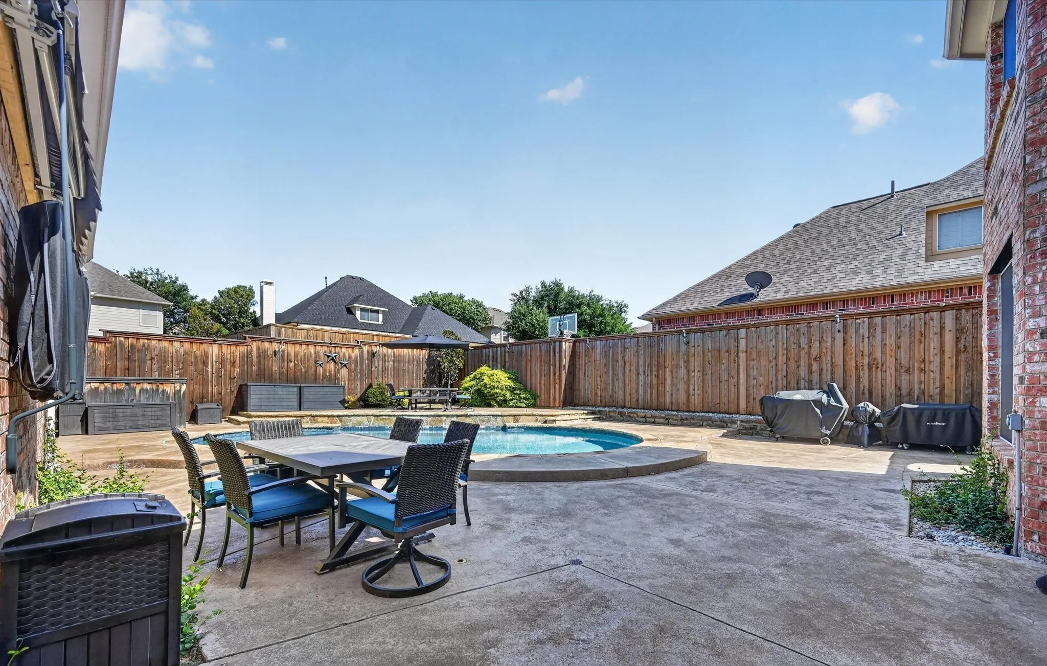 Single Family Residence For Sale in Rockwall County , 1425 Fairlakes Pointe Drive, Rockwall, Texas 75087, 5 Bedroom, 5 Bathroom, 3 Garage spaces, 3,936 Sqft, built in 1998, mls#21386416, Real Estate Agent in Rockwall, Homes For Sale in Rockwall county, Homes For Sale in Rockwall, Realtor in Rockwall Texas, Real Estate Brokerage Independent Realty Texas, Luminita Cordes Realtor