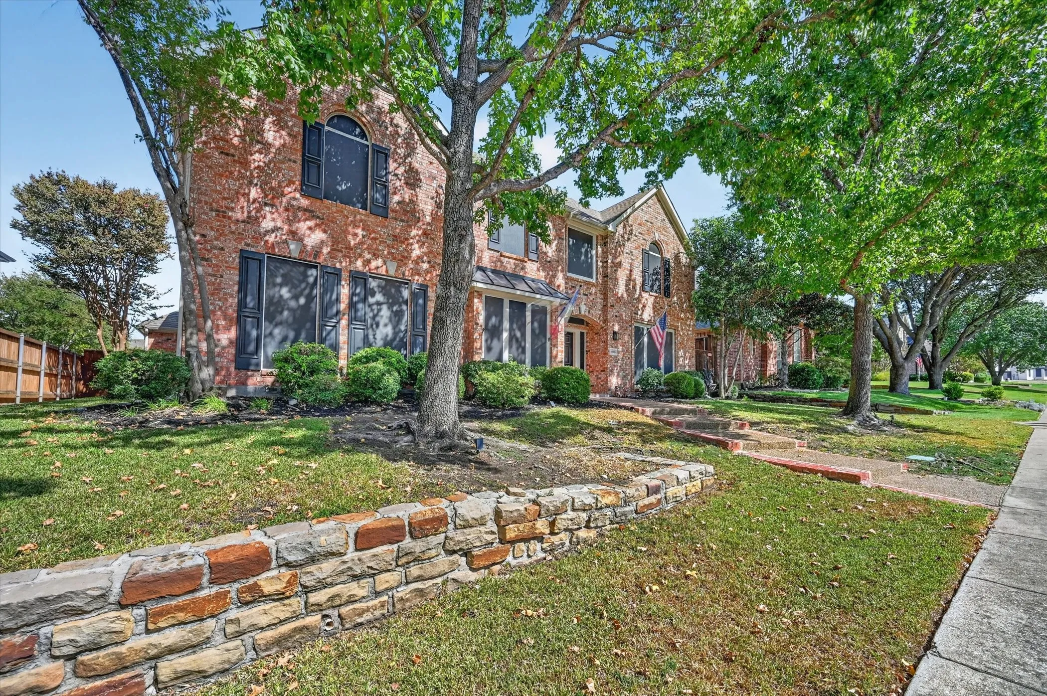 Single Family Residence For Sale in Rockwall County , 1425 Fairlakes Pointe Drive, Rockwall, Texas 75087, 5 Bedroom, 5 Bathroom, 3 Garage spaces, 3,936 Sqft, built in 1998, mls#21386416, Real Estate Agent in Rockwall, Homes For Sale in Rockwall county, Homes For Sale in Rockwall, Realtor in Rockwall Texas, Real Estate Brokerage Independent Realty Texas, Luminita Cordes Realtor
