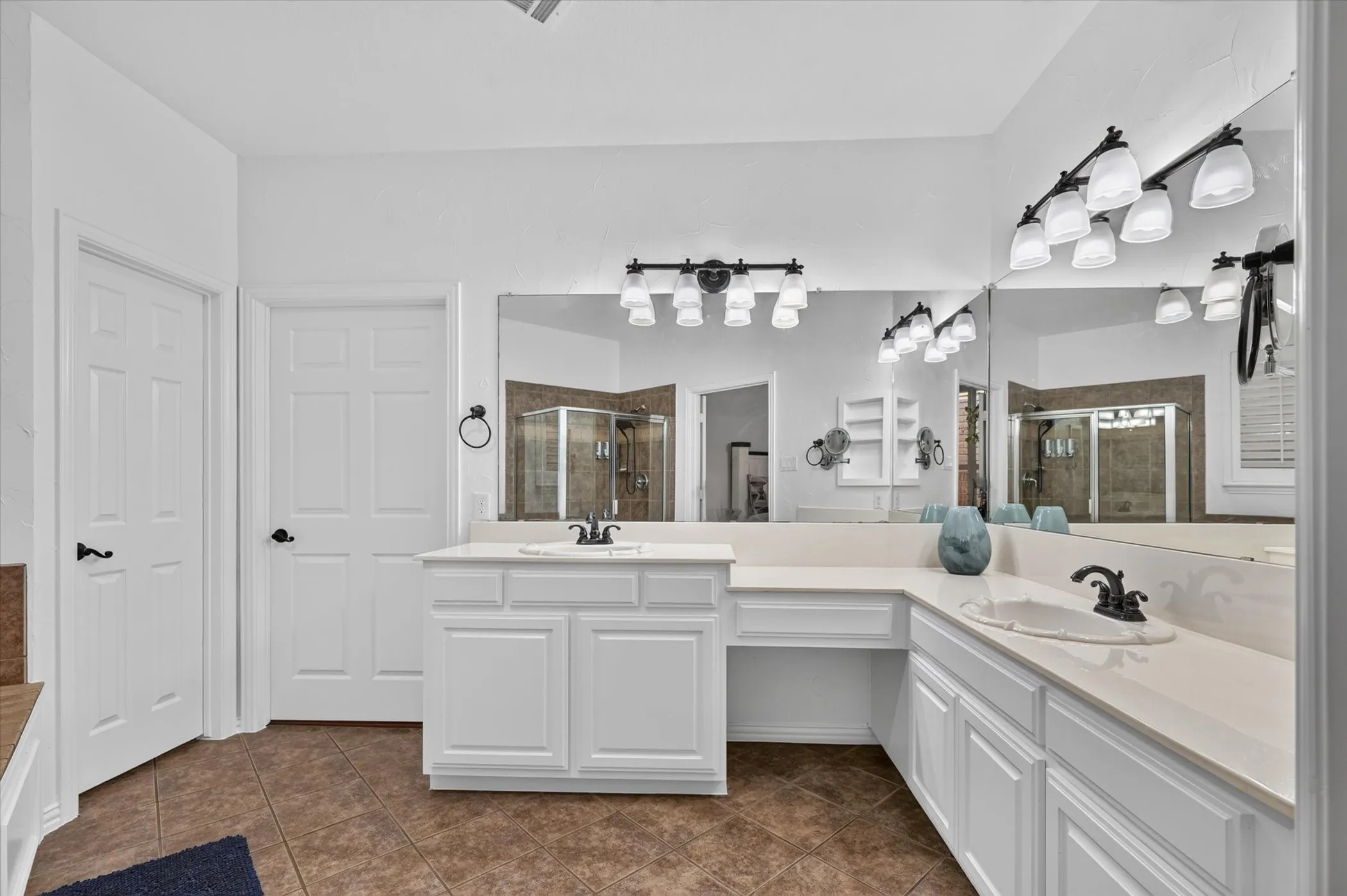 Single Family Residence For Sale in Rockwall County , 1425 Fairlakes Pointe Drive, Rockwall, Texas 75087, 5 Bedroom, 5 Bathroom, 3 Garage spaces, 3,936 Sqft, built in 1998, mls#21386416, Real Estate Agent in Rockwall, Homes For Sale in Rockwall county, Homes For Sale in Rockwall, Realtor in Rockwall Texas, Real Estate Brokerage Independent Realty Texas, Luminita Cordes Realtor