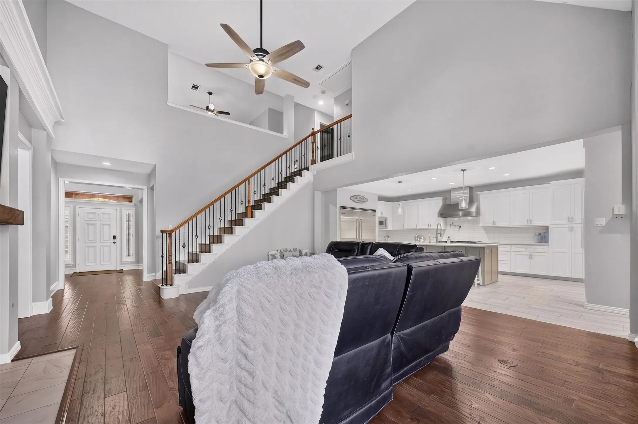 Single Family Residence For Sale in Rockwall County , 1425 Fairlakes Pointe Drive, Rockwall, Texas 75087, 5 Bedroom, 5 Bathroom, 3 Garage spaces, 3,936 Sqft, built in 1998, mls#21386416, Real Estate Agent in Rockwall, Homes For Sale in Rockwall county, Homes For Sale in Rockwall, Realtor in Rockwall Texas, Real Estate Brokerage Independent Realty Texas, Luminita Cordes Realtor