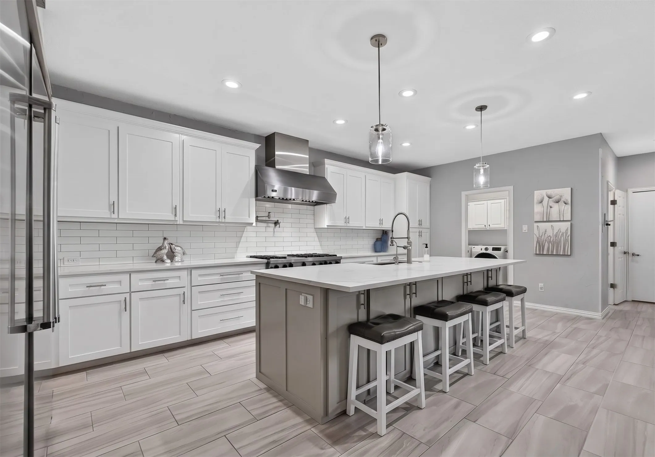 Single Family Residence For Sale in Rockwall County , 1425 Fairlakes Pointe Drive, Rockwall, Texas 75087, 5 Bedroom, 5 Bathroom, 3 Garage spaces, 3,936 Sqft, built in 1998, mls#21386416, Real Estate Agent in Rockwall, Homes For Sale in Rockwall county, Homes For Sale in Rockwall, Realtor in Rockwall Texas, Real Estate Brokerage Independent Realty Texas, Luminita Cordes Realtor