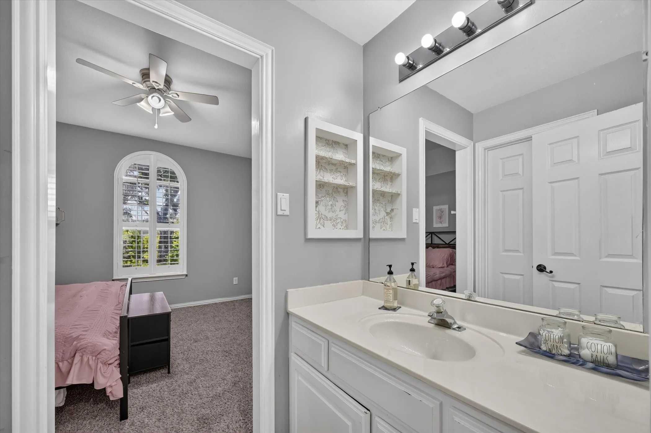 Single Family Residence For Sale in Rockwall County , 1425 Fairlakes Pointe Drive, Rockwall, Texas 75087, 5 Bedroom, 5 Bathroom, 3 Garage spaces, 3,936 Sqft, built in 1998, mls#21386416, Real Estate Agent in Rockwall, Homes For Sale in Rockwall county, Homes For Sale in Rockwall, Realtor in Rockwall Texas, Real Estate Brokerage Independent Realty Texas, Luminita Cordes Realtor
