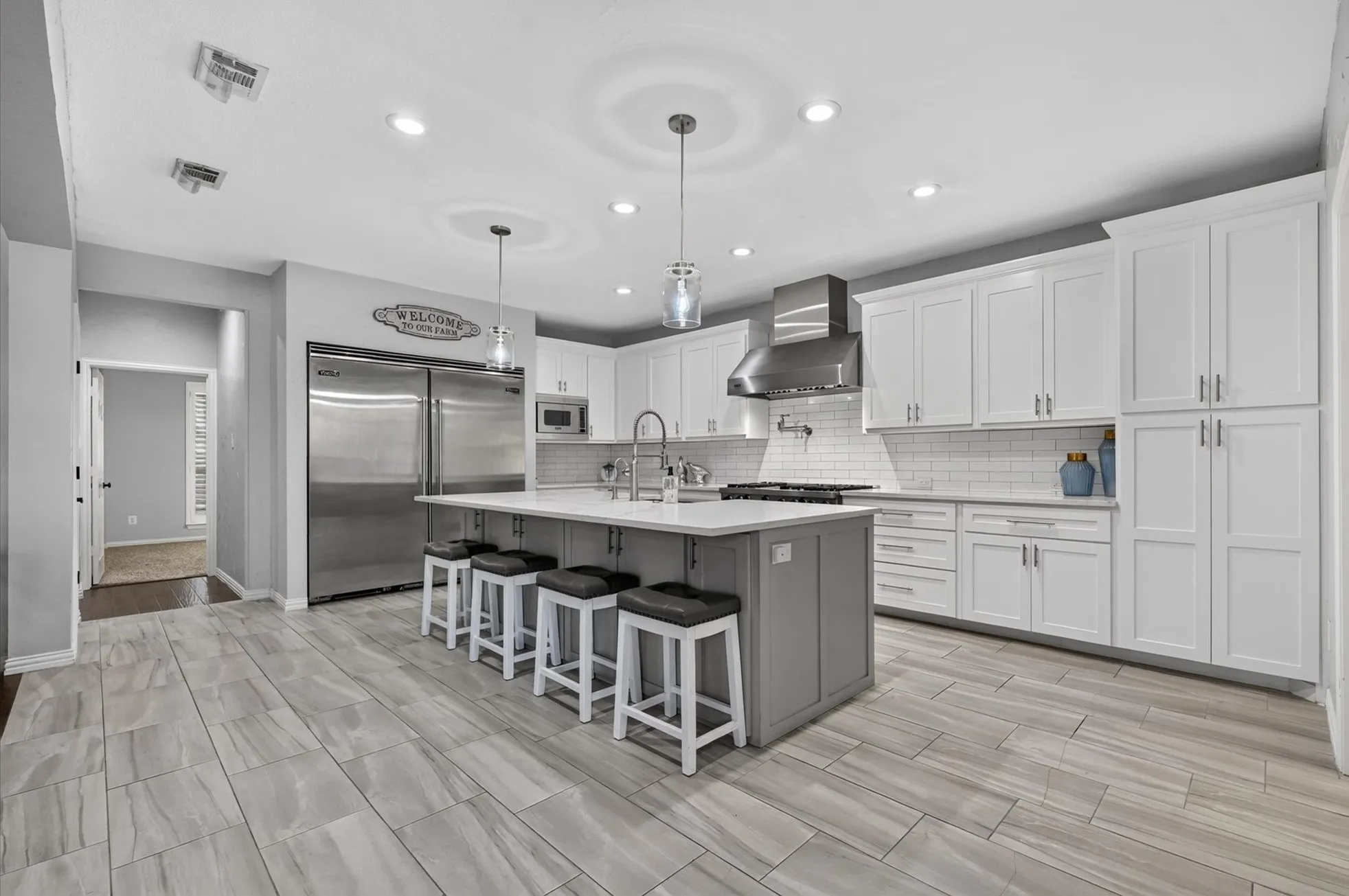 Single Family Residence For Sale in Rockwall County , 1425 Fairlakes Pointe Drive, Rockwall, Texas 75087, 5 Bedroom, 5 Bathroom, 3 Garage spaces, 3,936 Sqft, built in 1998, mls#21386416, Real Estate Agent in Rockwall, Homes For Sale in Rockwall county, Homes For Sale in Rockwall, Realtor in Rockwall Texas, Real Estate Brokerage Independent Realty Texas, Luminita Cordes Realtor