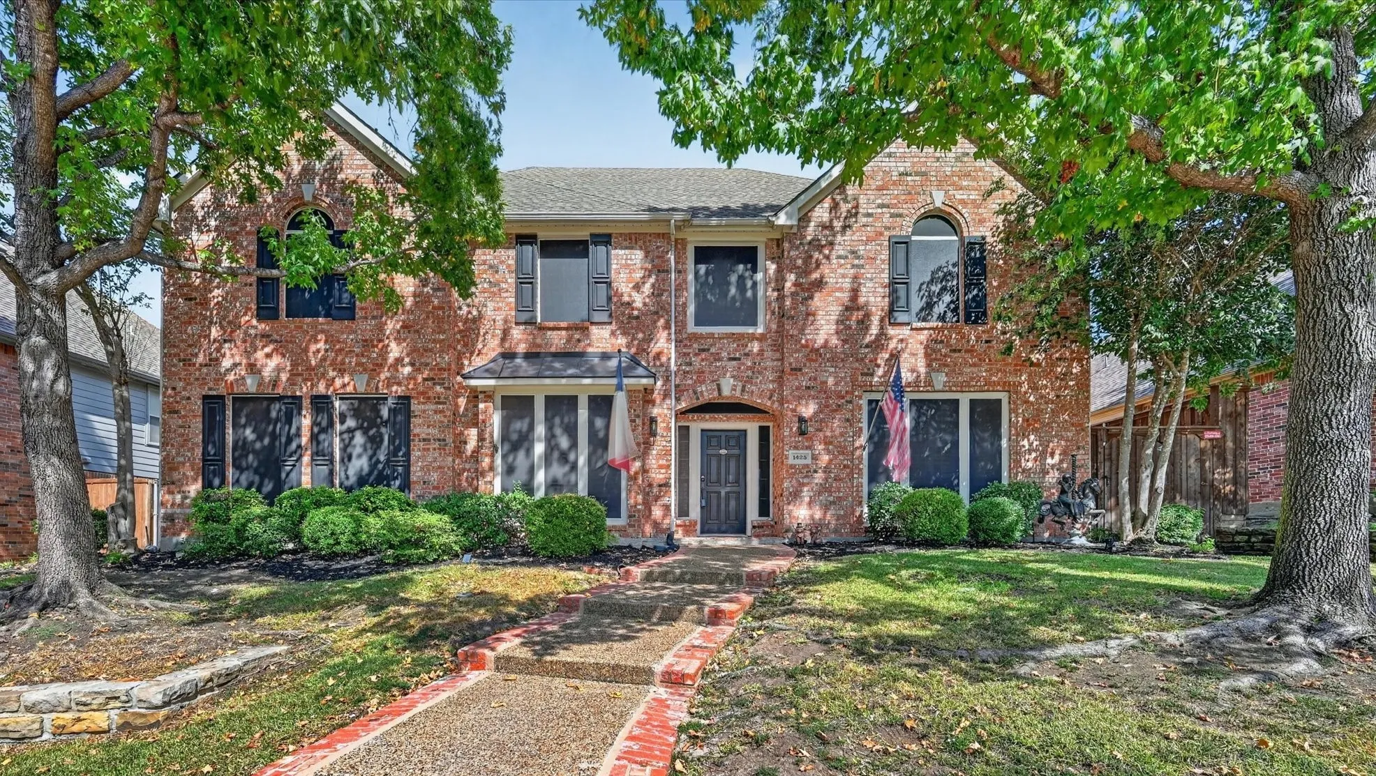 Single Family Residence For Sale in Rockwall County , 1425 Fairlakes Pointe Drive, Rockwall, Texas 75087, 5 Bedroom, 5 Bathroom, 3 Garage spaces, 3,936 Sqft, built in 1998, mls#21386416, Real Estate Agent in Rockwall, Homes For Sale in Rockwall county, Homes For Sale in Rockwall, Realtor in Rockwall Texas, Real Estate Brokerage Independent Realty Texas, Luminita Cordes Realtor