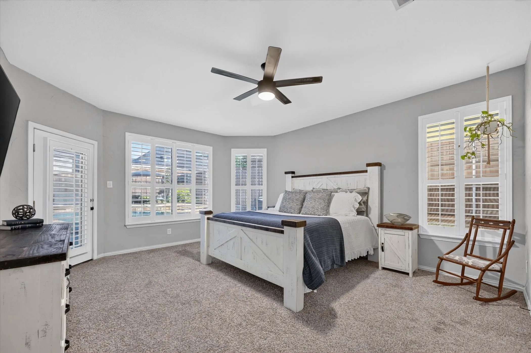 Single Family Residence For Sale in Rockwall County , 1425 Fairlakes Pointe Drive, Rockwall, Texas 75087, 5 Bedroom, 5 Bathroom, 3 Garage spaces, 3,936 Sqft, built in 1998, mls#21386416, Real Estate Agent in Rockwall, Homes For Sale in Rockwall county, Homes For Sale in Rockwall, Realtor in Rockwall Texas, Real Estate Brokerage Independent Realty Texas, Luminita Cordes Realtor