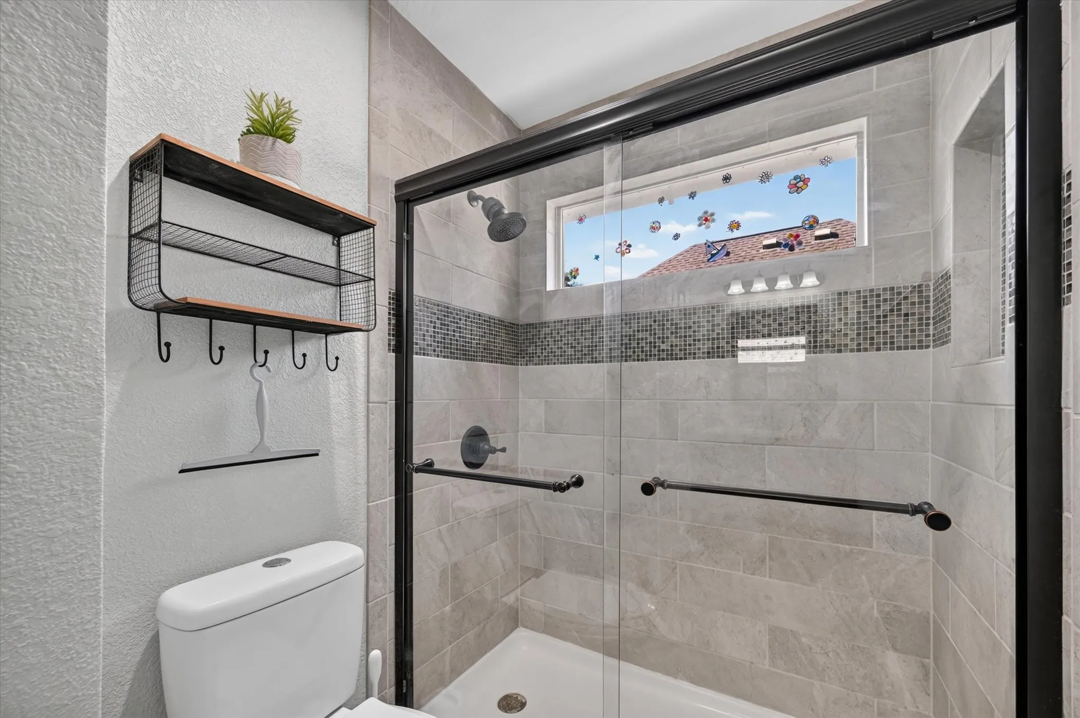 Single Family Residence For Sale in Rockwall County , 1425 Fairlakes Pointe Drive, Rockwall, Texas 75087, 5 Bedroom, 5 Bathroom, 3 Garage spaces, 3,936 Sqft, built in 1998, mls#21386416, Real Estate Agent in Rockwall, Homes For Sale in Rockwall county, Homes For Sale in Rockwall, Realtor in Rockwall Texas, Real Estate Brokerage Independent Realty Texas, Luminita Cordes Realtor
