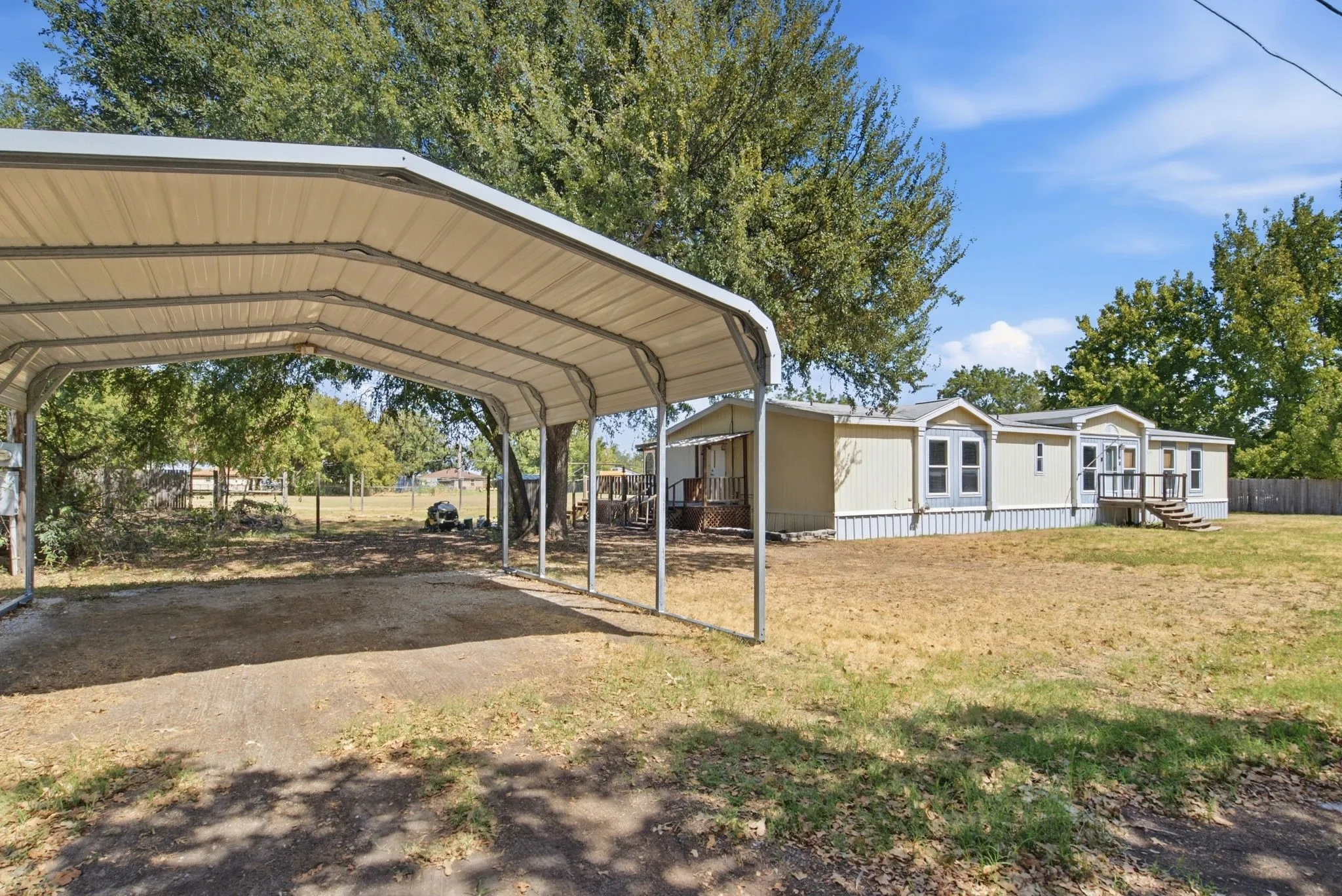 Mobile Home For Sale in Hood County , 105 Apache Street, Lipan, Texas 76462, 4 Bedroom, 3 Bathroom, Garage spaces, 2,280 Sqft, built in 2002, mls#21390128, Real Estate Agent in Lipan, Homes For Sale in Hood county, Homes For Sale in Lipan, Realtor in Lipan Texas, Real Estate Brokerage Independent Realty Texas, Luminita Cordes Realtor