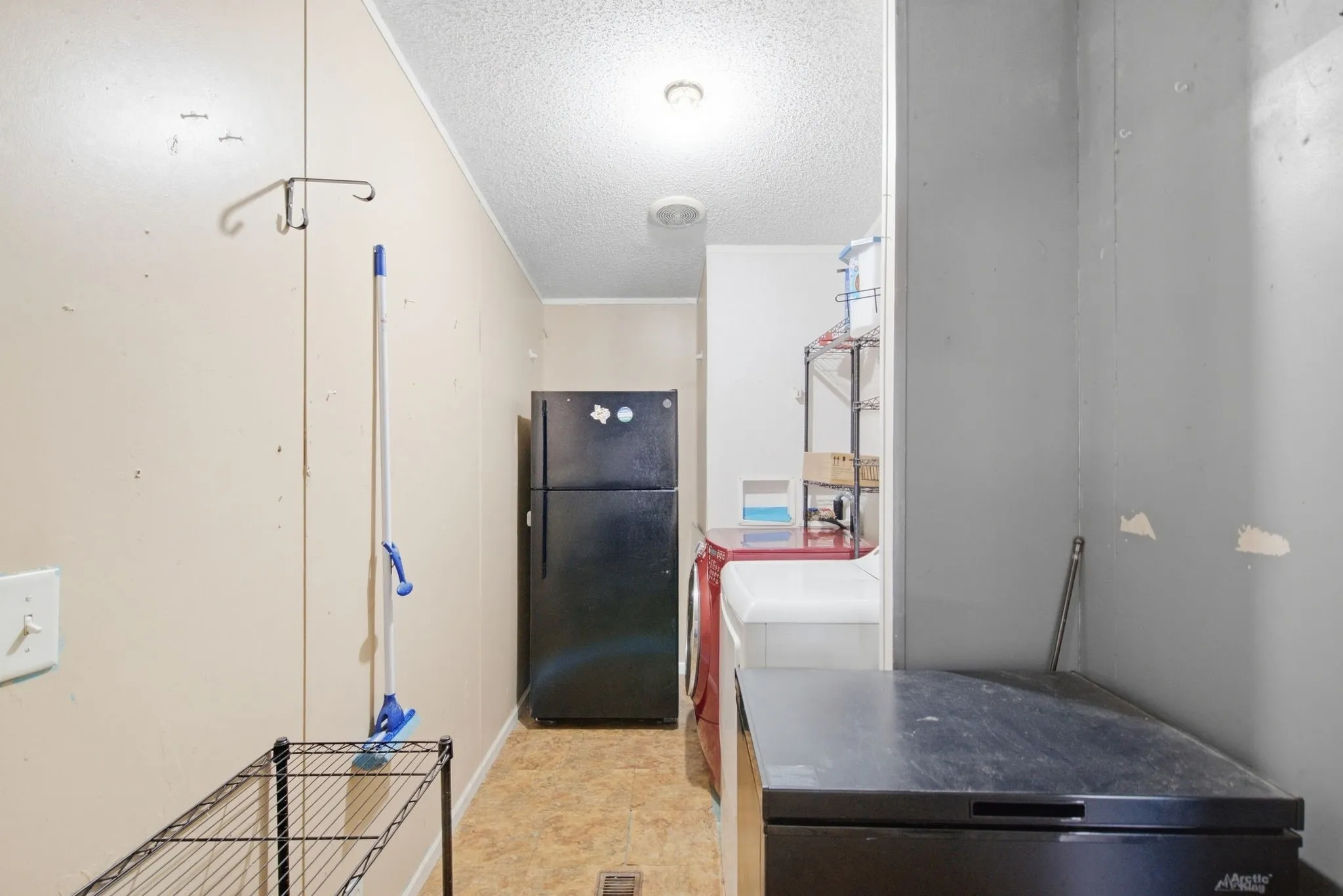 Mobile Home For Sale in Hood County , 105 Apache Street, Lipan, Texas 76462, 4 Bedroom, 3 Bathroom, Garage spaces, 2,280 Sqft, built in 2002, mls#21390128, Real Estate Agent in Lipan, Homes For Sale in Hood county, Homes For Sale in Lipan, Realtor in Lipan Texas, Real Estate Brokerage Independent Realty Texas, Luminita Cordes Realtor