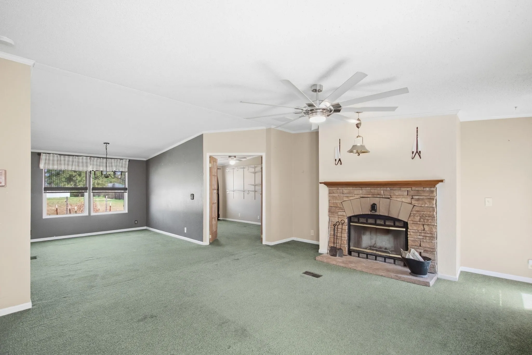 Mobile Home For Sale in Hood County , 105 Apache Street, Lipan, Texas 76462, 4 Bedroom, 3 Bathroom, Garage spaces, 2,280 Sqft, built in 2002, mls#21390128, Real Estate Agent in Lipan, Homes For Sale in Hood county, Homes For Sale in Lipan, Realtor in Lipan Texas, Real Estate Brokerage Independent Realty Texas, Luminita Cordes Realtor