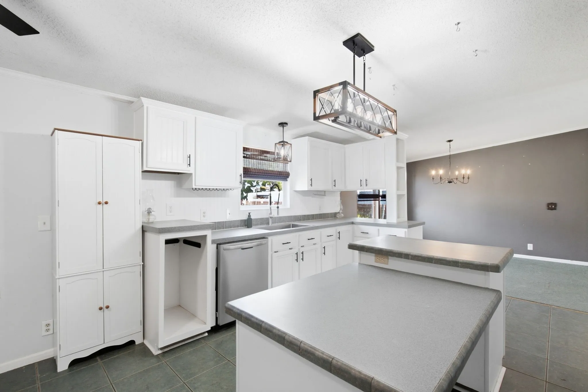 Mobile Home For Sale in Hood County , 105 Apache Street, Lipan, Texas 76462, 4 Bedroom, 3 Bathroom, Garage spaces, 2,280 Sqft, built in 2002, mls#21390128, Real Estate Agent in Lipan, Homes For Sale in Hood county, Homes For Sale in Lipan, Realtor in Lipan Texas, Real Estate Brokerage Independent Realty Texas, Luminita Cordes Realtor