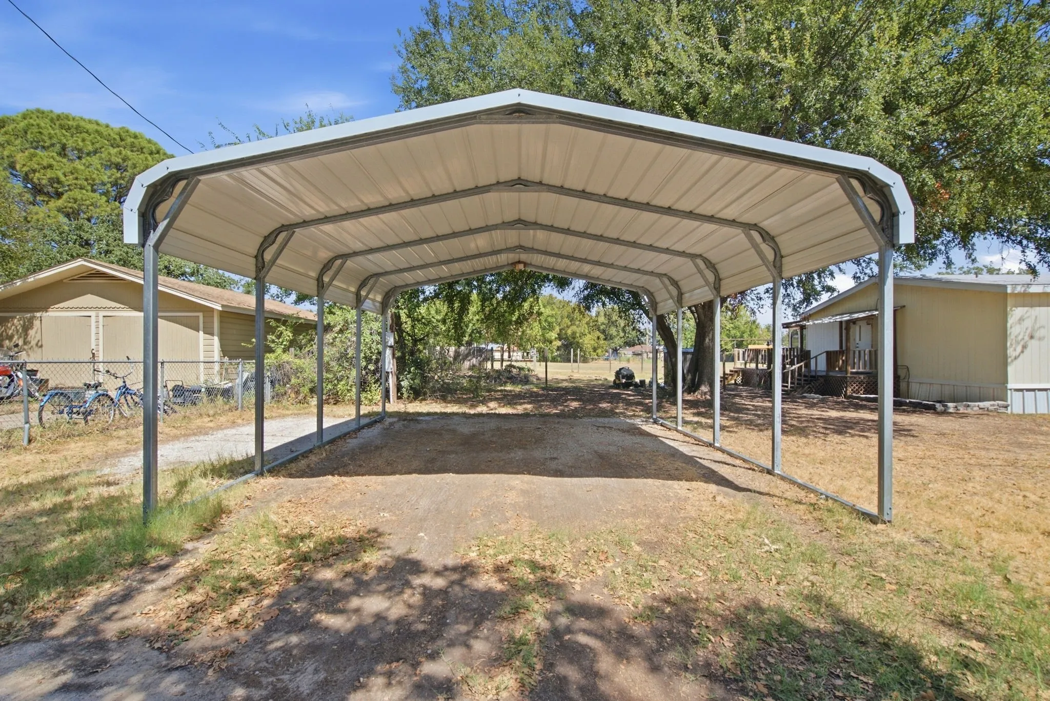 Mobile Home For Sale in Hood County , 105 Apache Street, Lipan, Texas 76462, 4 Bedroom, 3 Bathroom, Garage spaces, 2,280 Sqft, built in 2002, mls#21390128, Real Estate Agent in Lipan, Homes For Sale in Hood county, Homes For Sale in Lipan, Realtor in Lipan Texas, Real Estate Brokerage Independent Realty Texas, Luminita Cordes Realtor