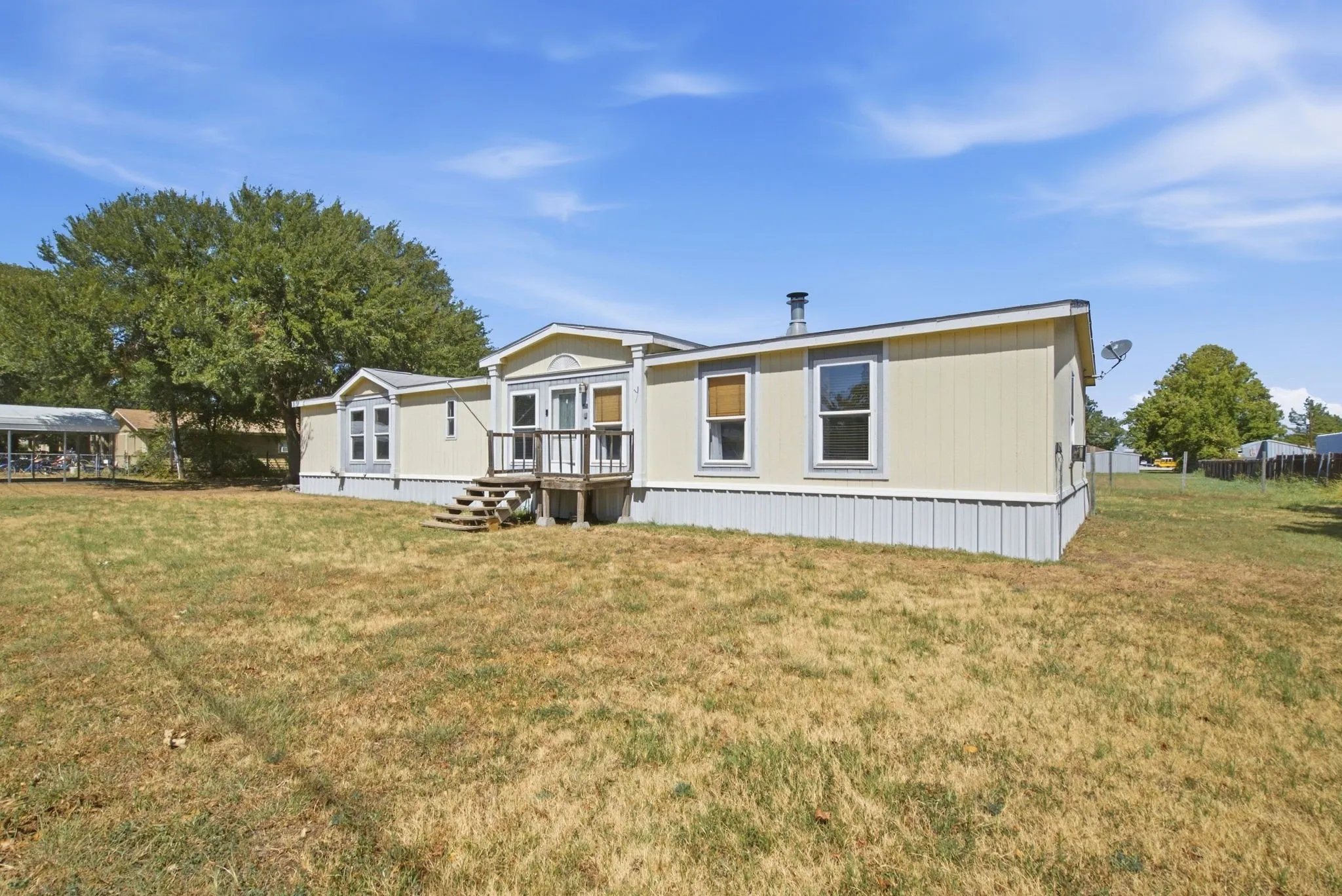 Mobile Home For Sale in Hood County , 105 Apache Street, Lipan, Texas 76462, 4 Bedroom, 3 Bathroom, Garage spaces, 2,280 Sqft, built in 2002, mls#21390128, Real Estate Agent in Lipan, Homes For Sale in Hood county, Homes For Sale in Lipan, Realtor in Lipan Texas, Real Estate Brokerage Independent Realty Texas, Luminita Cordes Realtor